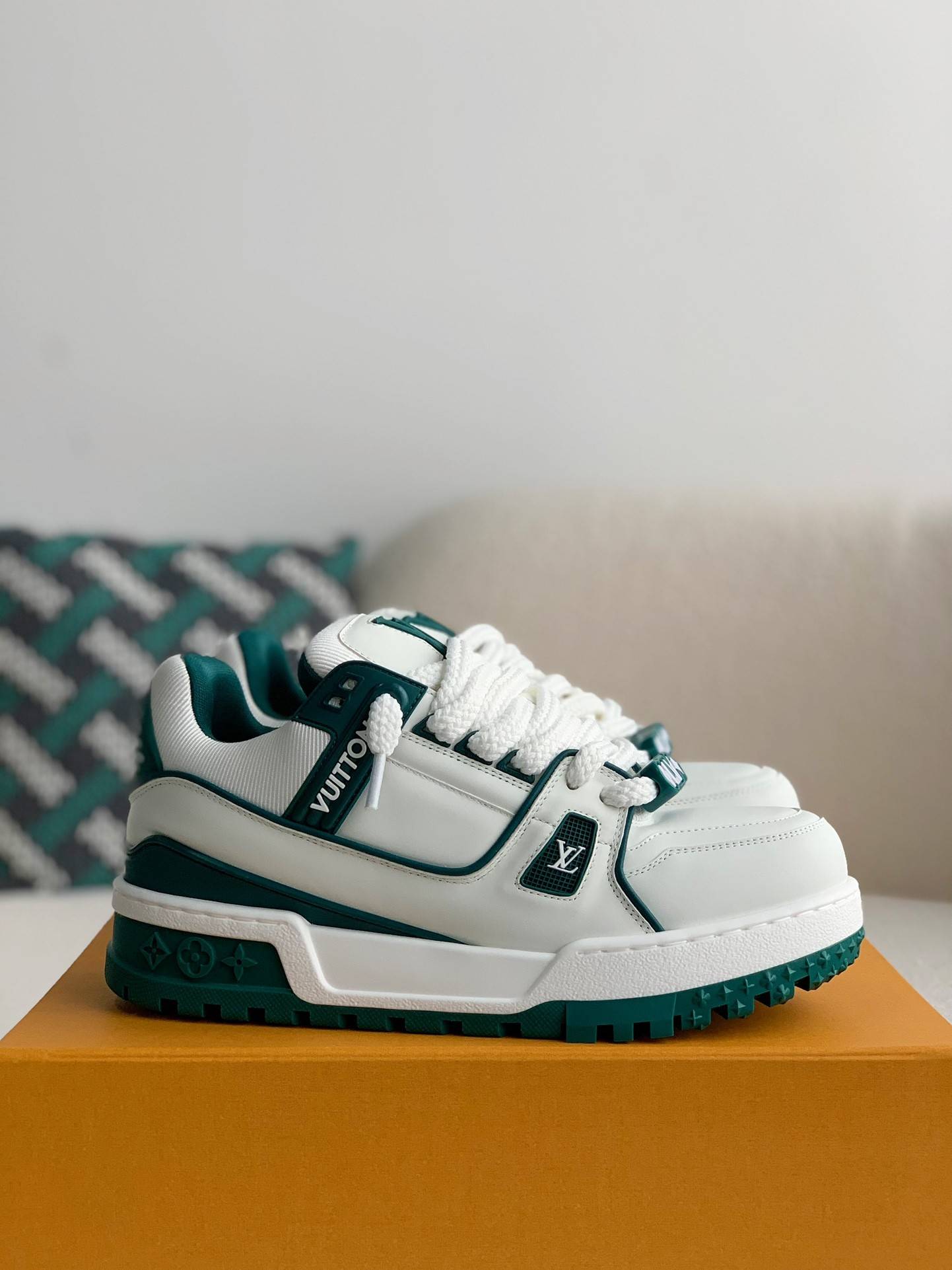 L*V TRAINER MAXI SNEAKERS