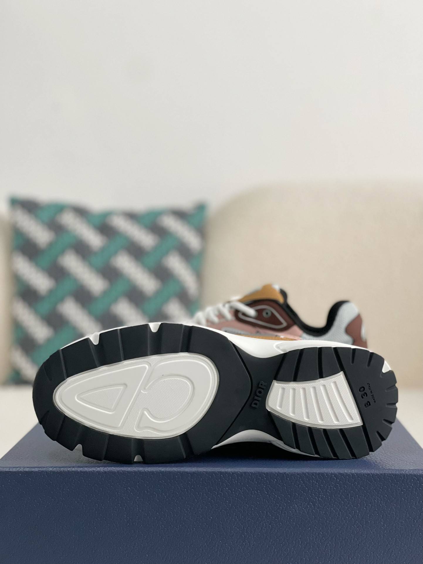 D*OR B30 New Sneaker