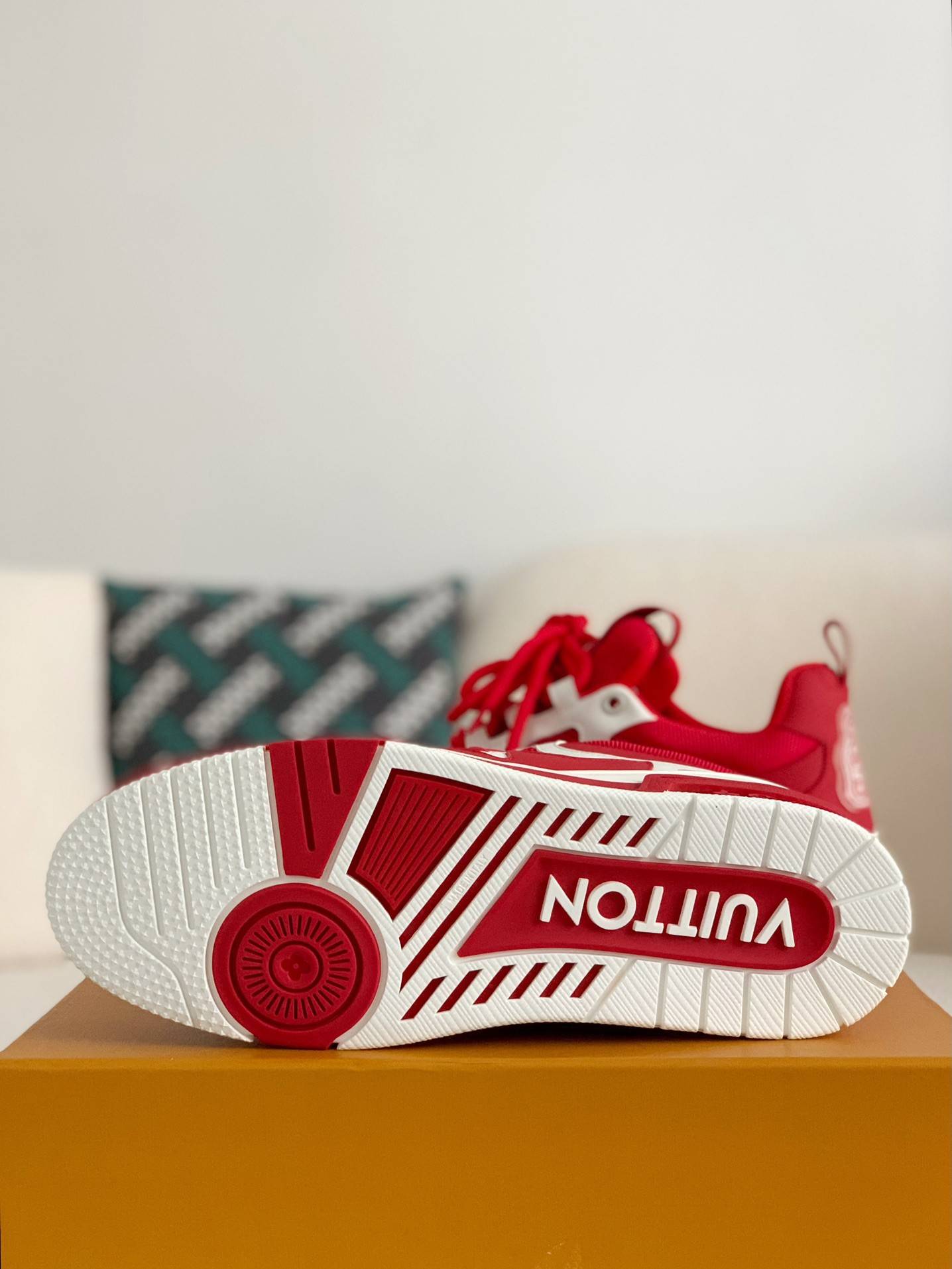 L*V RUNNER TATIC Sneakers