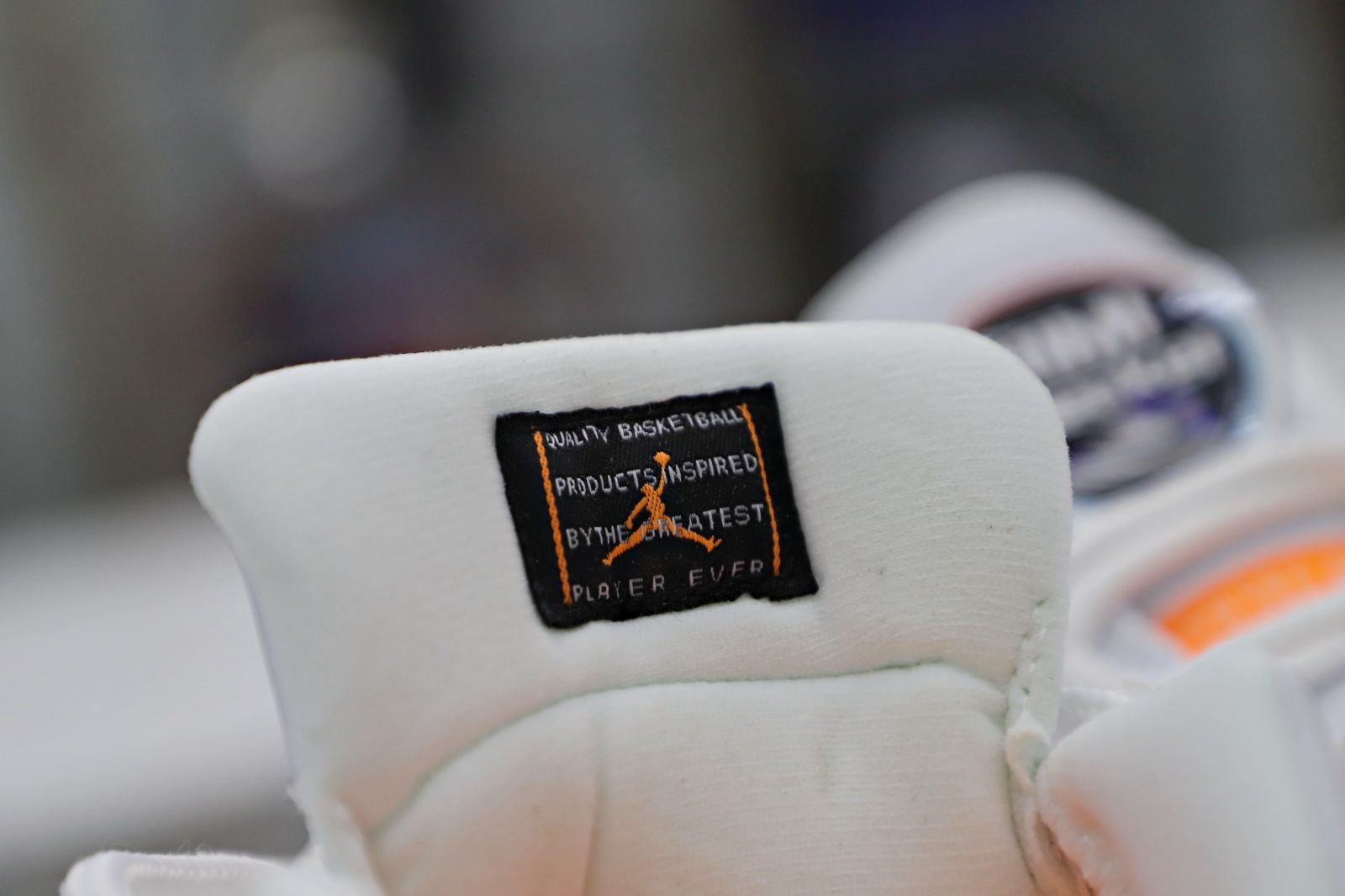 WMNS AIR JORDAN 11 RETRO LOW