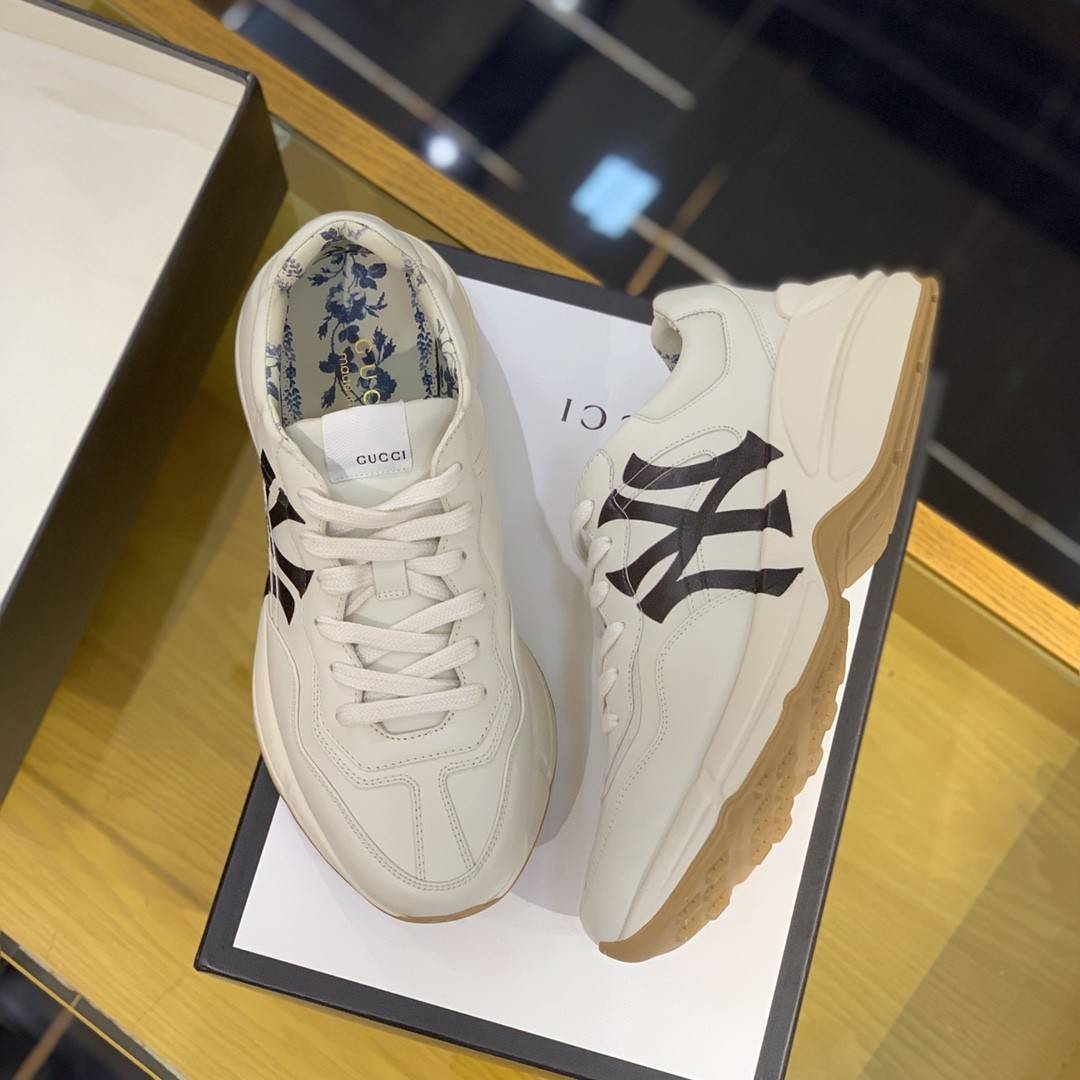 GU*IRetro Clunky Sneaker