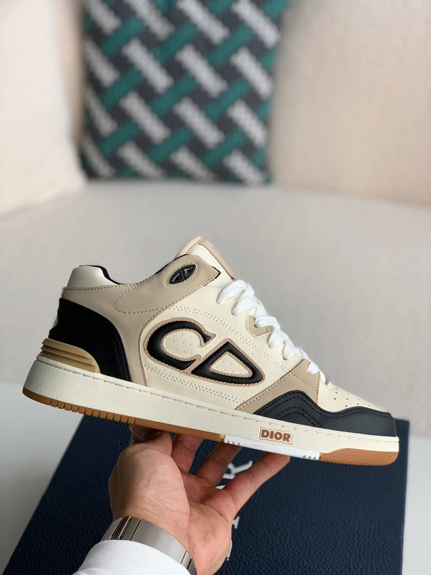 D*OR B57 New Sneaker