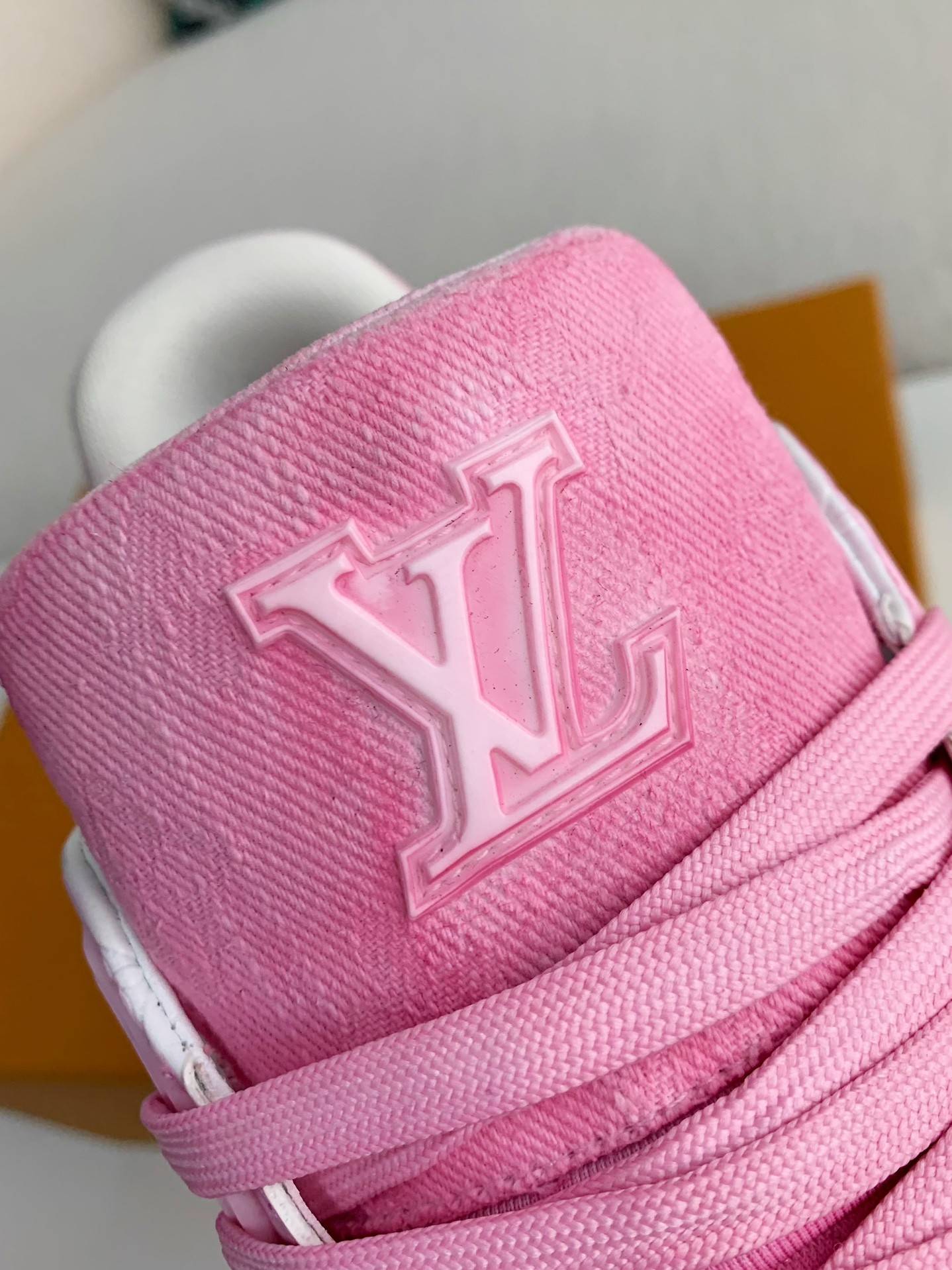 L*V TRAINER SNEAKERS