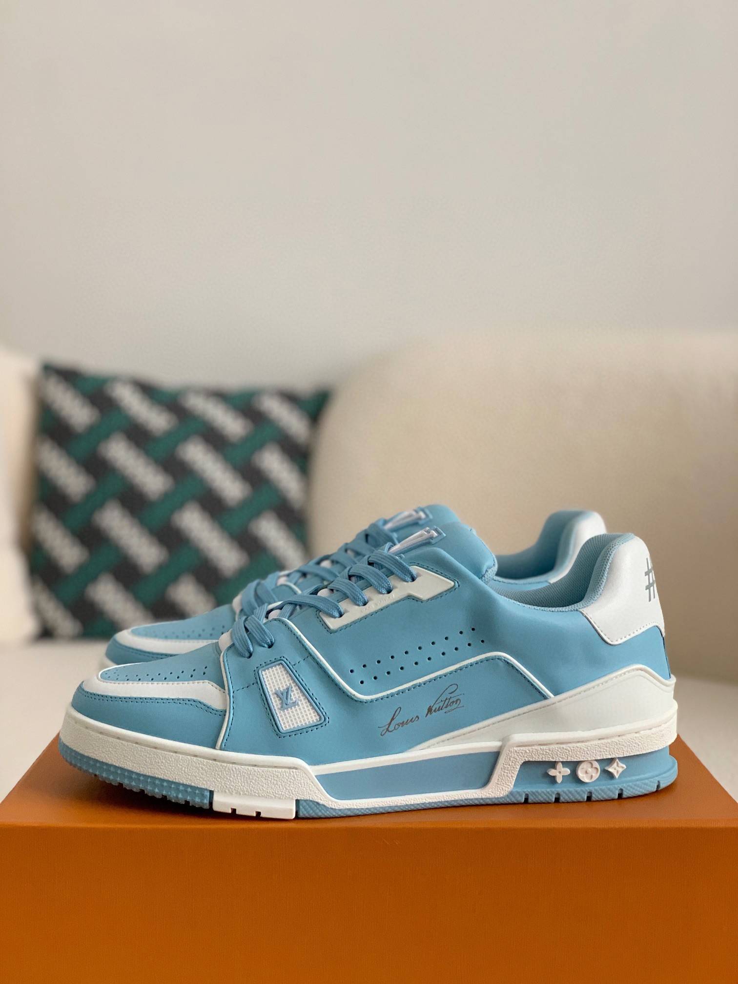 L*V TRAINER 1A9IQ5 Sneakers