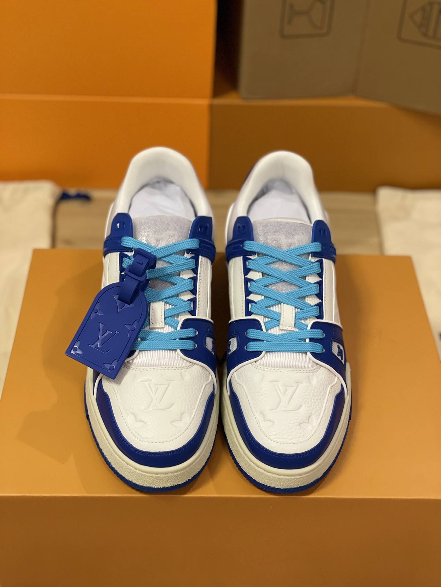 L*V TRAINER 1A5Q1C Sneakers