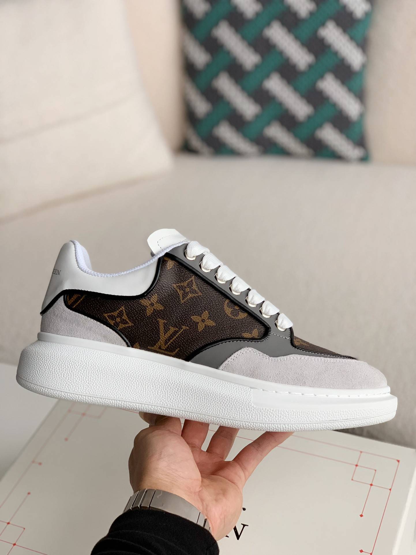 Alexander McQueen x L*V versatile Sneakers