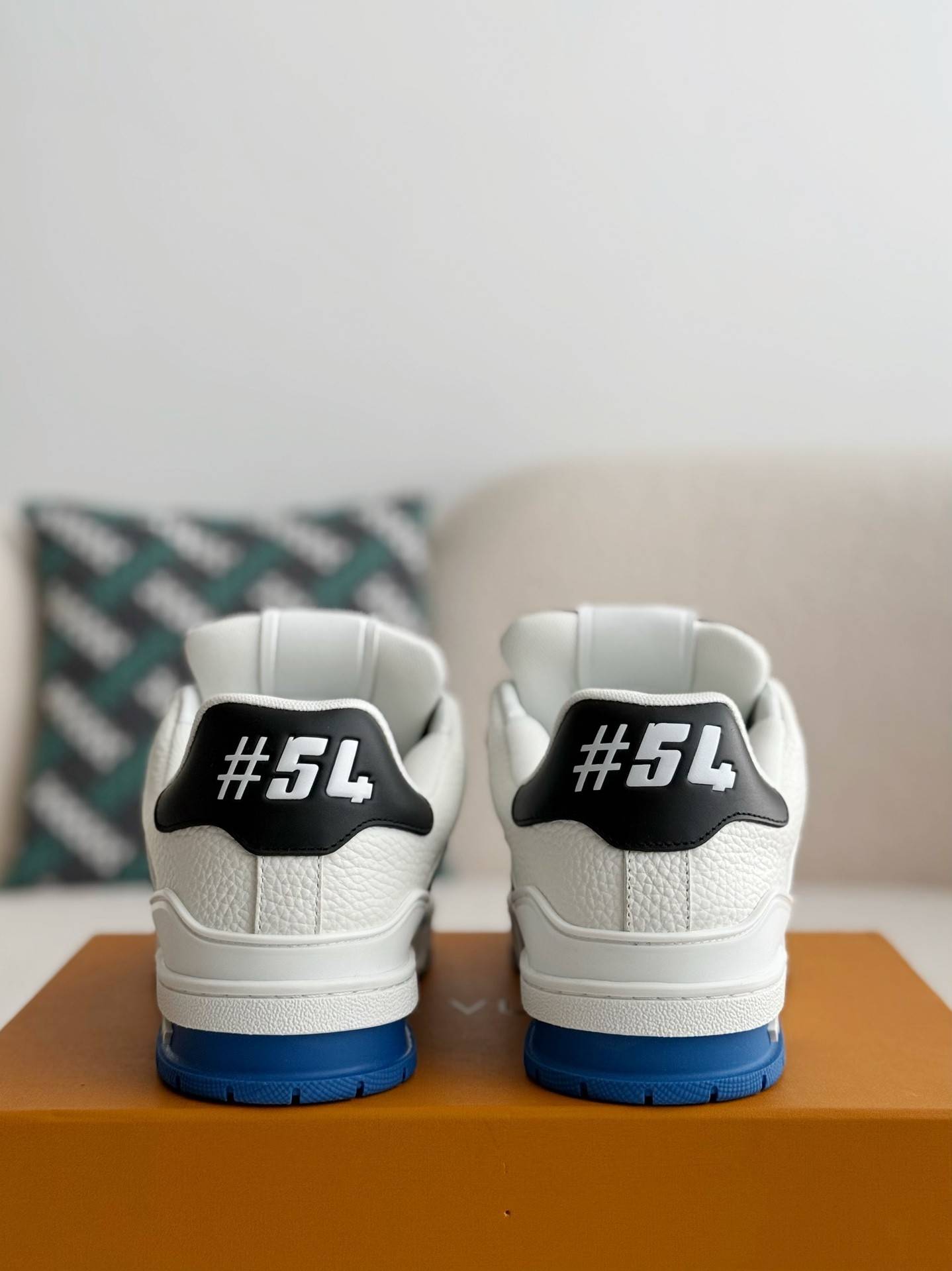 L*V TRAINER SNEAKERS