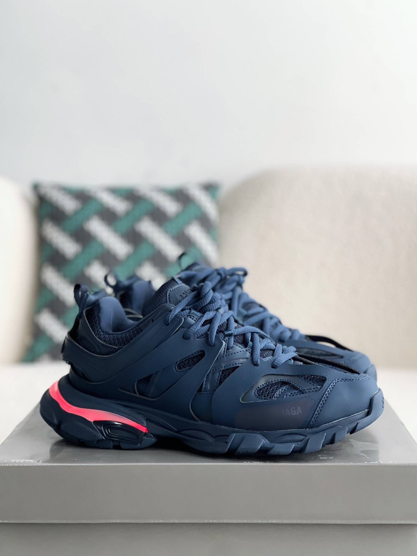 BLCG Track 1.0 track led Trainers