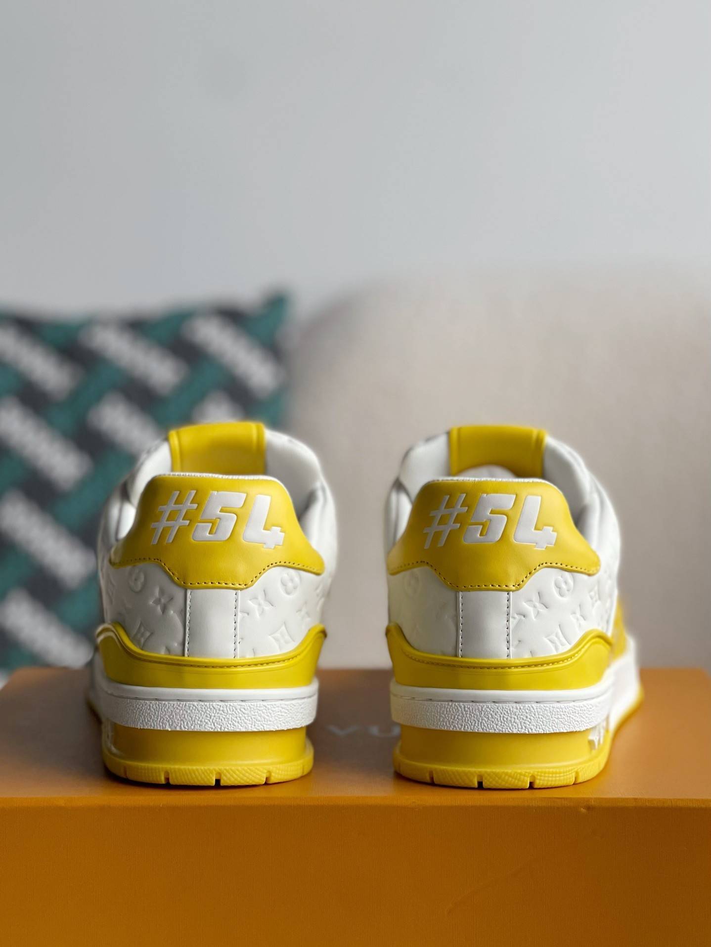 L*V TRAINER 1A98UX Sneakers Fall/Winter