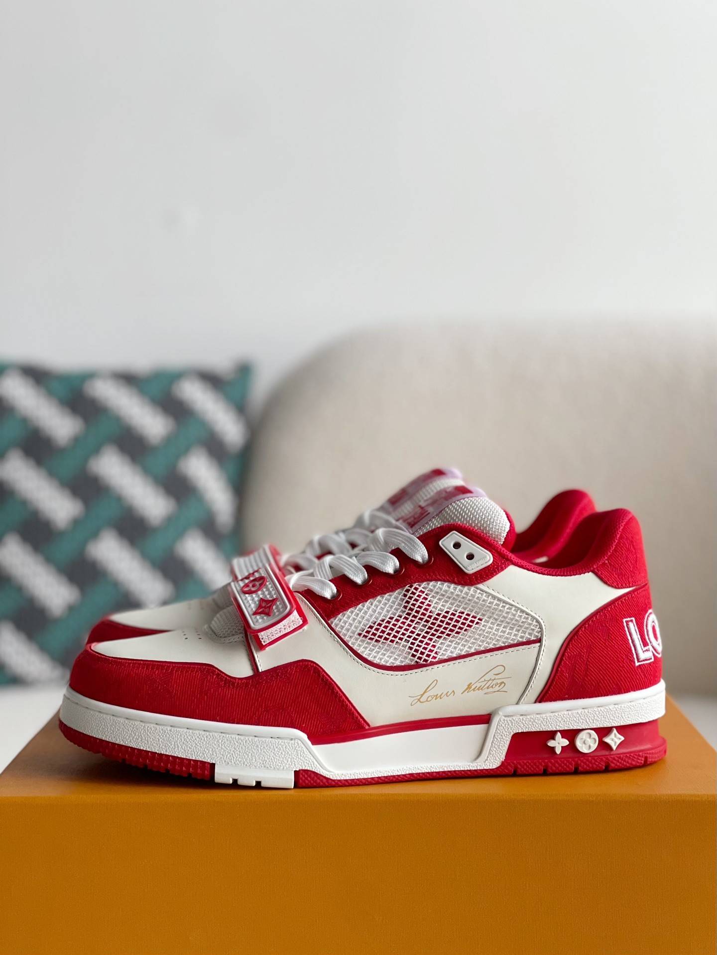 L*V TRAINER Sneakers