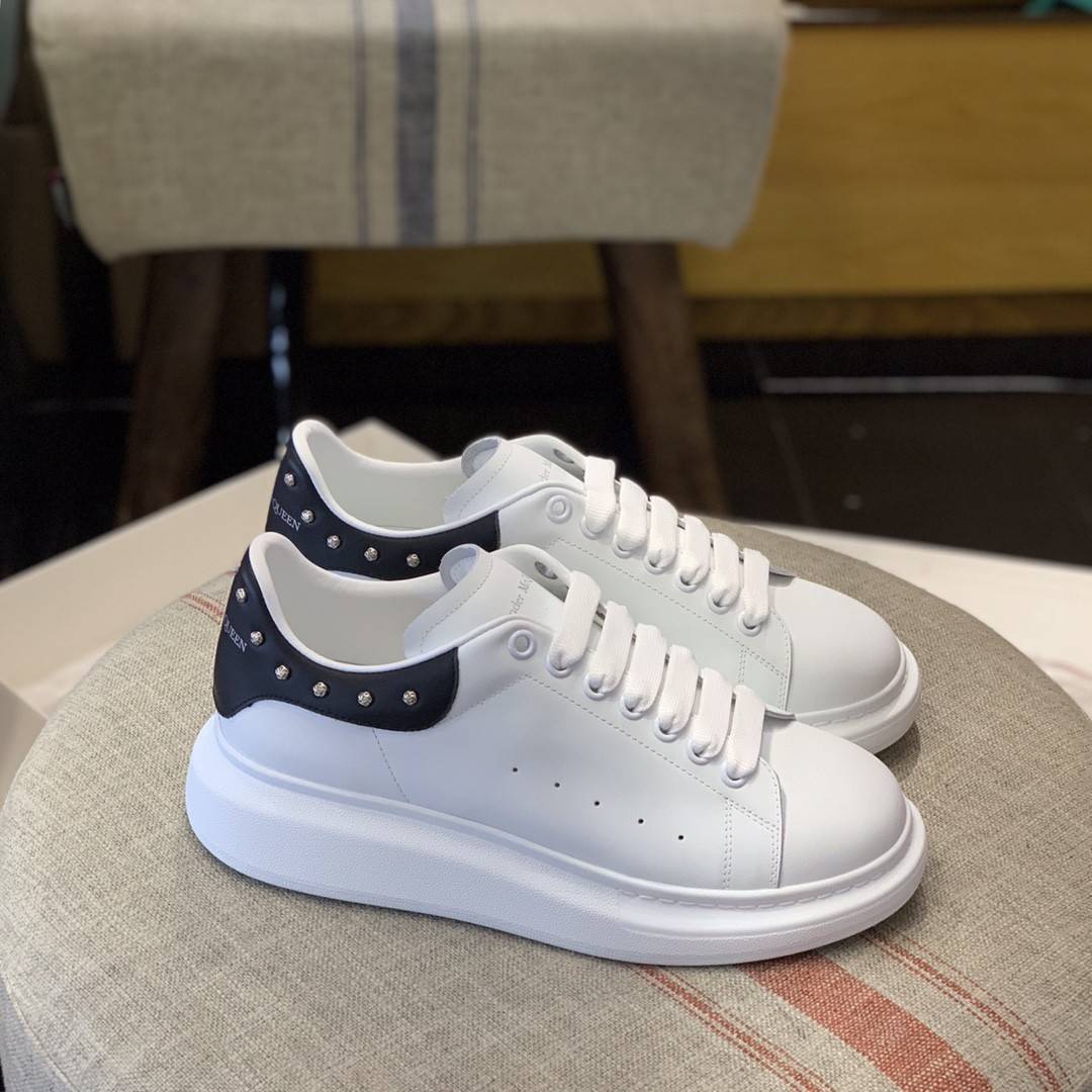 Alexander McQueen MQ black tail Rose nail Sneakers