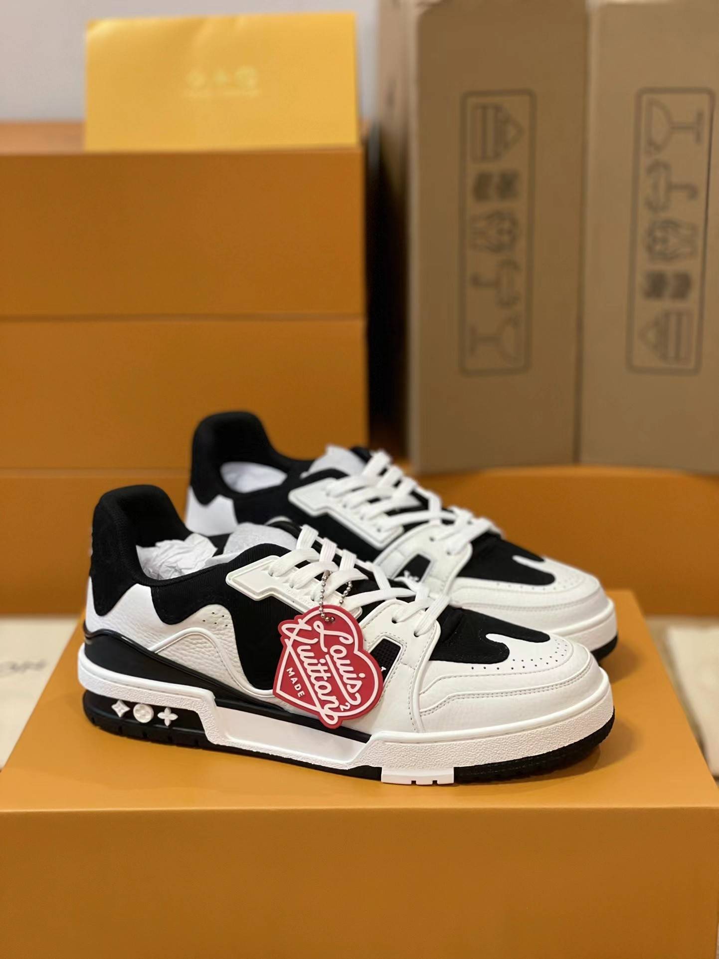 L*V TRAINER 1A9IQ5 Sneakers