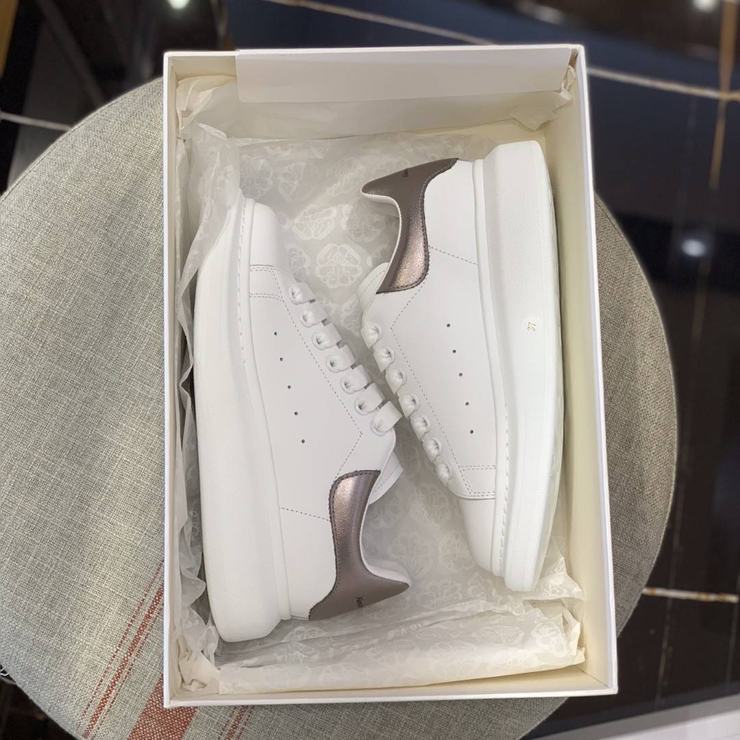 Alexander McQueen MQ gun-black tail Sneakers