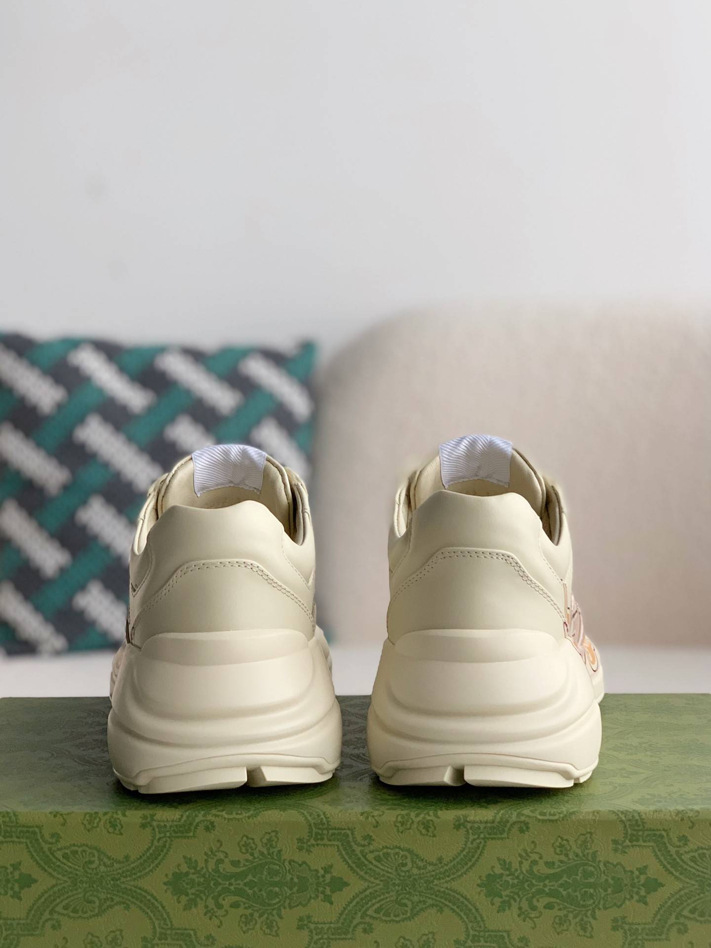 GU*IRetro Clunky Sneaker