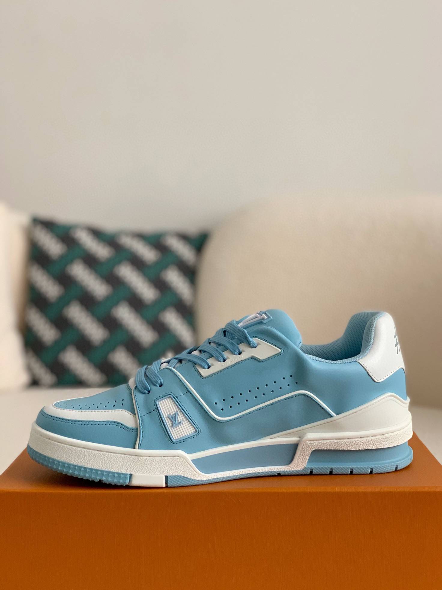 L*V TRAINER 1A9IQ5 Sneakers