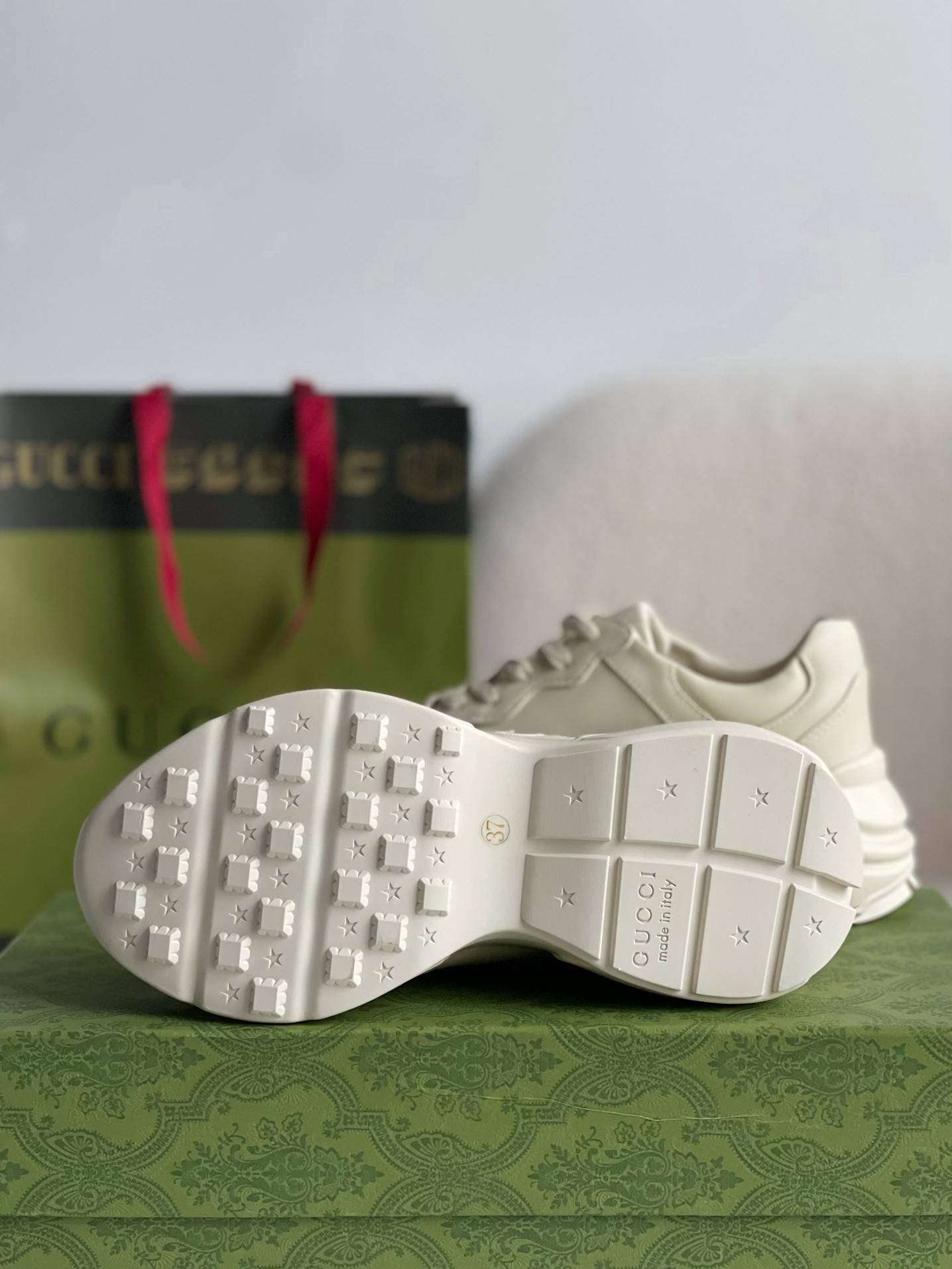 GU*IRetro Clunky Sneaker