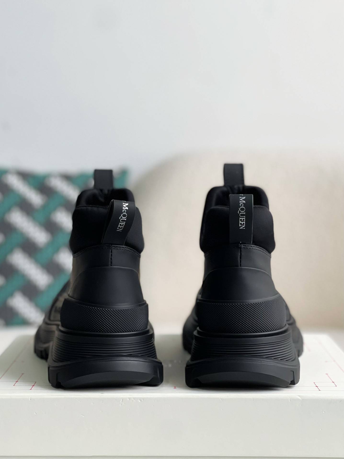 Alexander McQueen  Sneakers