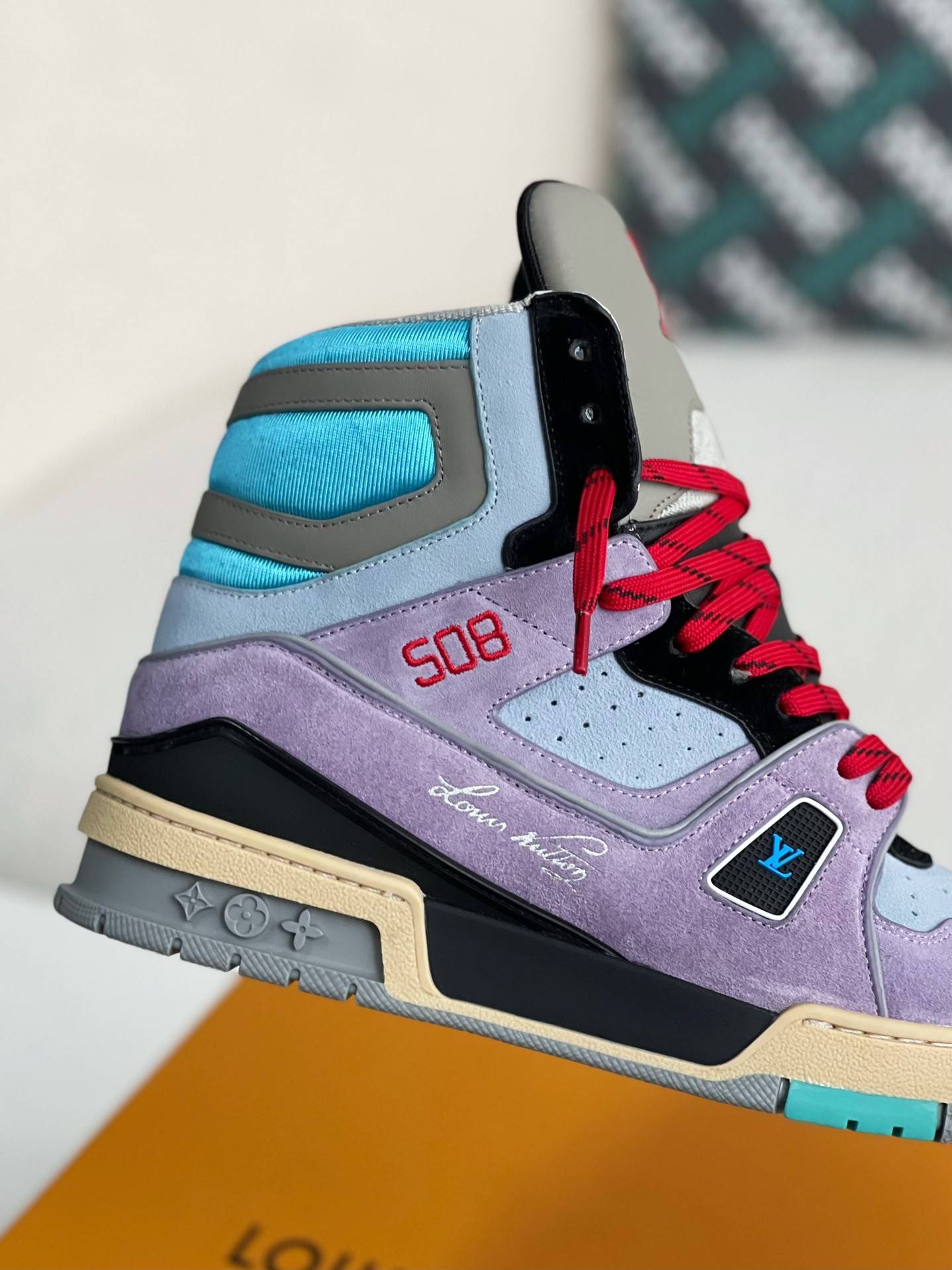 L*V TRAINER SNEAKERS