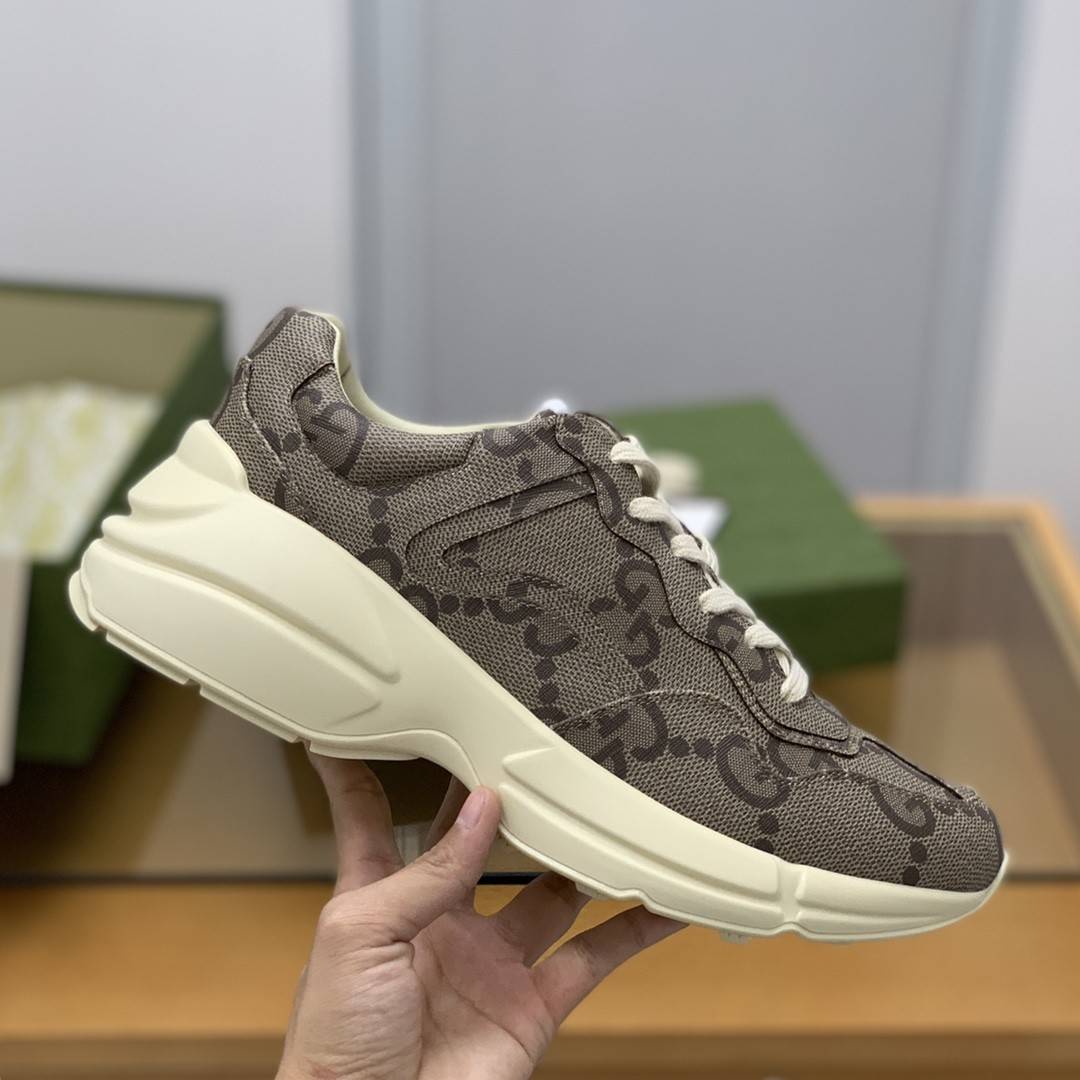 GU*IRetro Clunky Sneaker