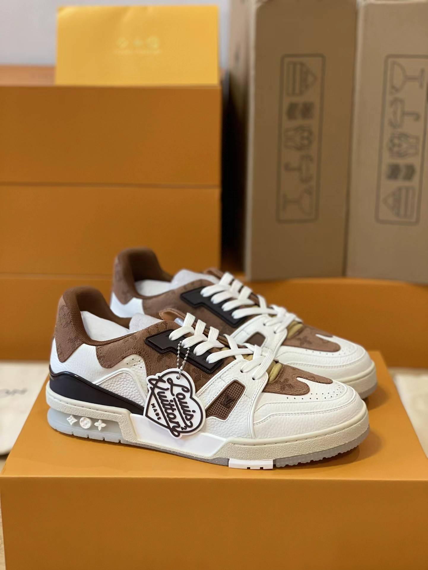 L*V TRAINER 1A9IQ5 Sneakers