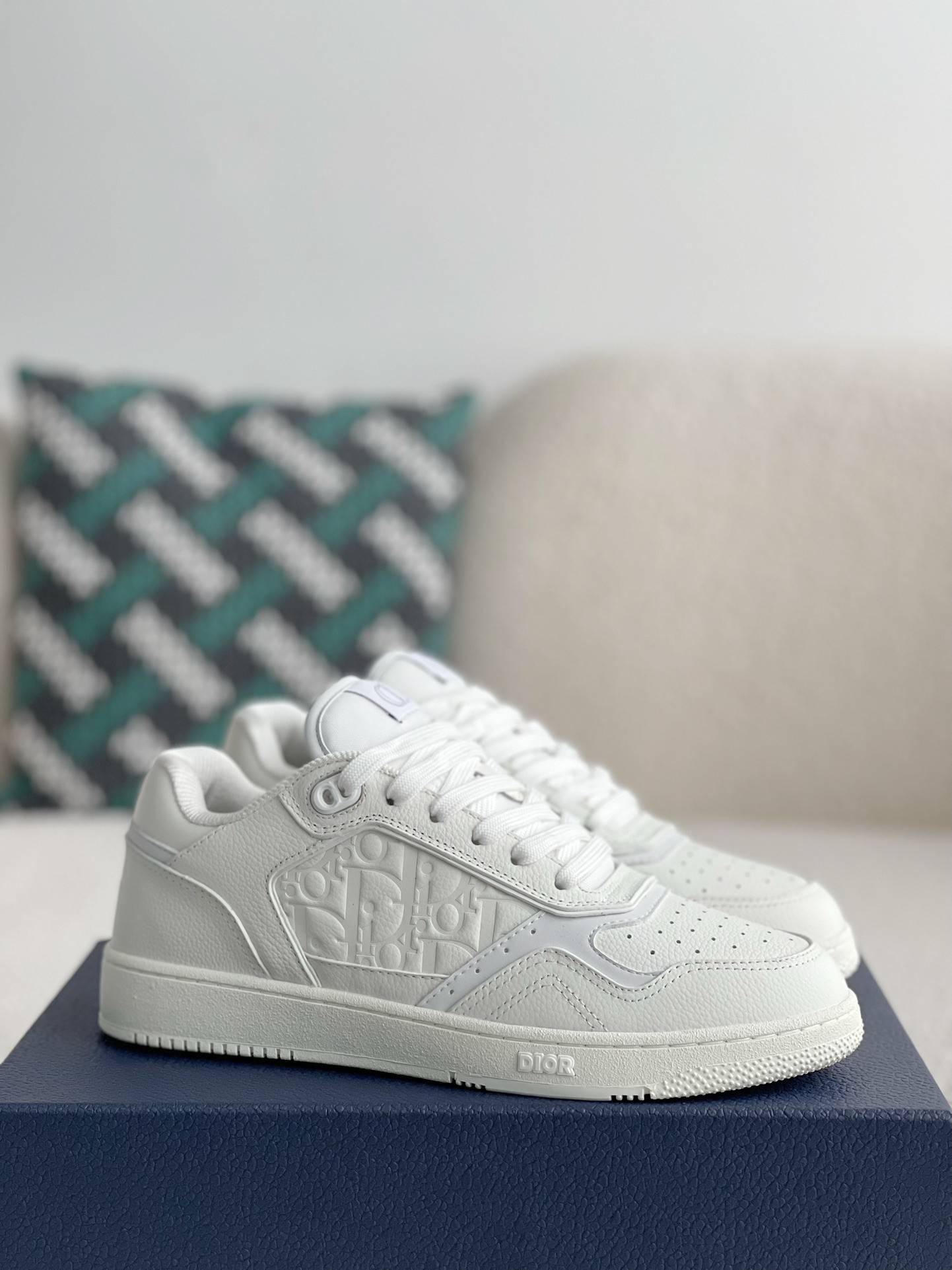 D*OR New B27 Sneaker