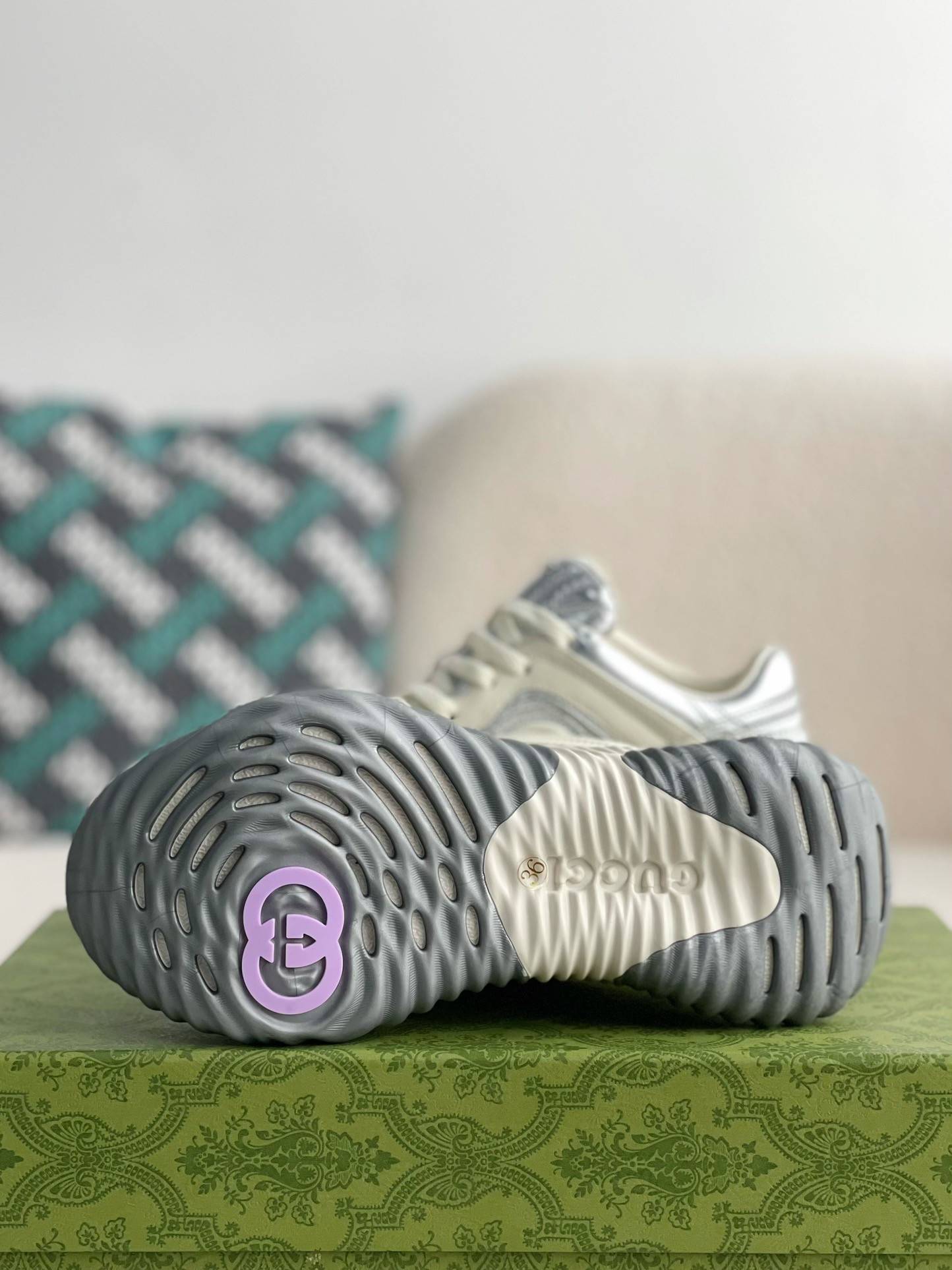 Interlock Double G low-top casual shoes