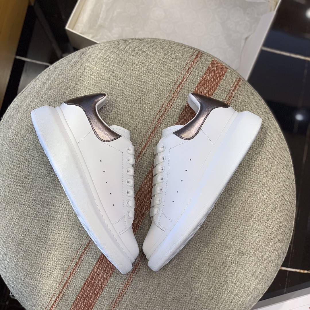 Alexander McQueen MQ gun-black tail Sneakers