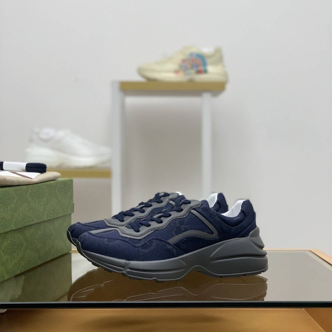 GU*IRetro Clunky Sneaker