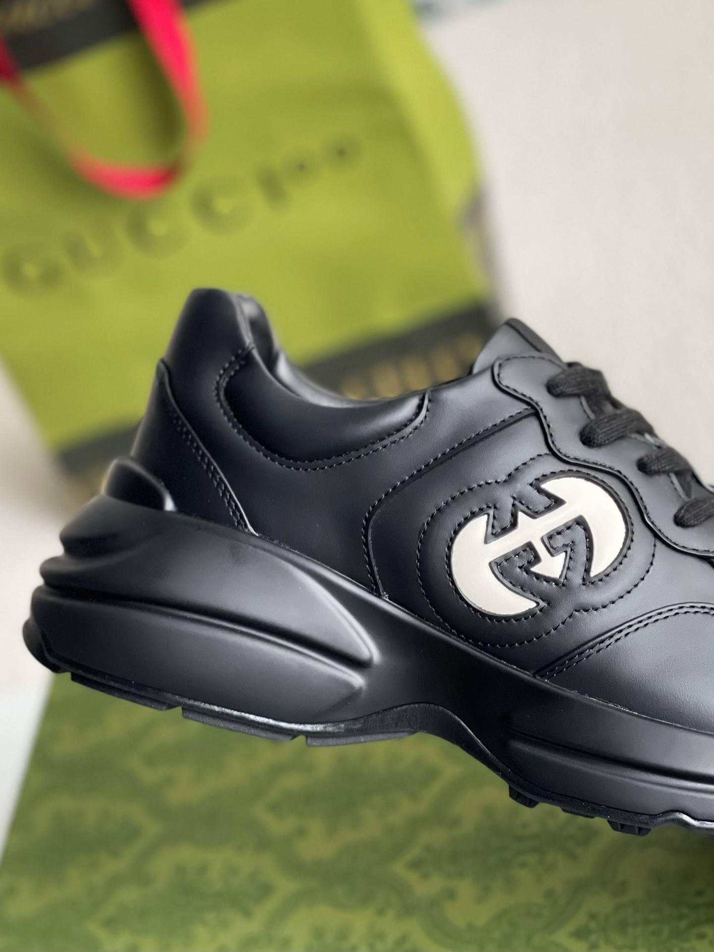 GU*IRetro Clunky Sneaker