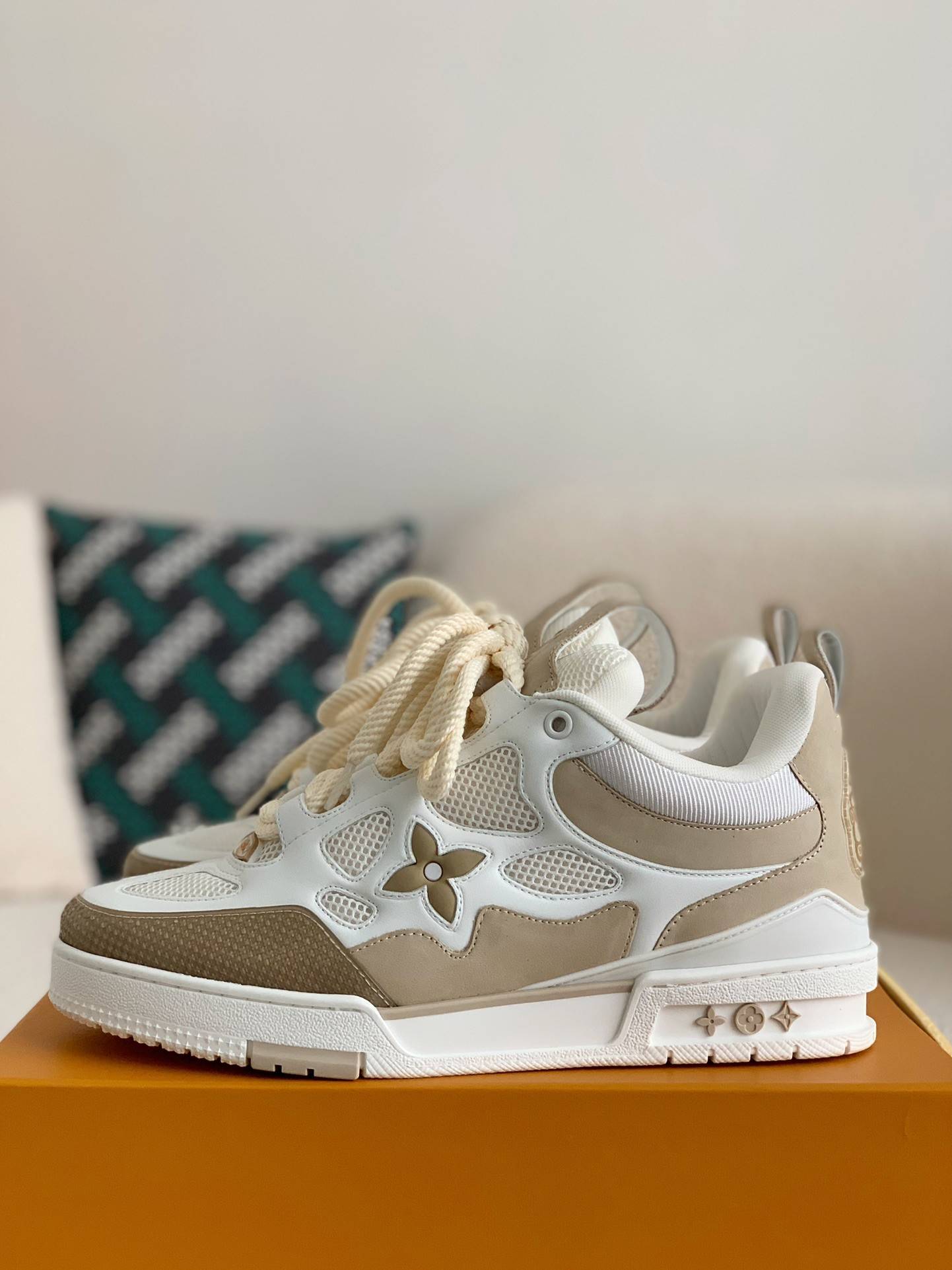 L*V  RUNNER TATIC  Sneakers