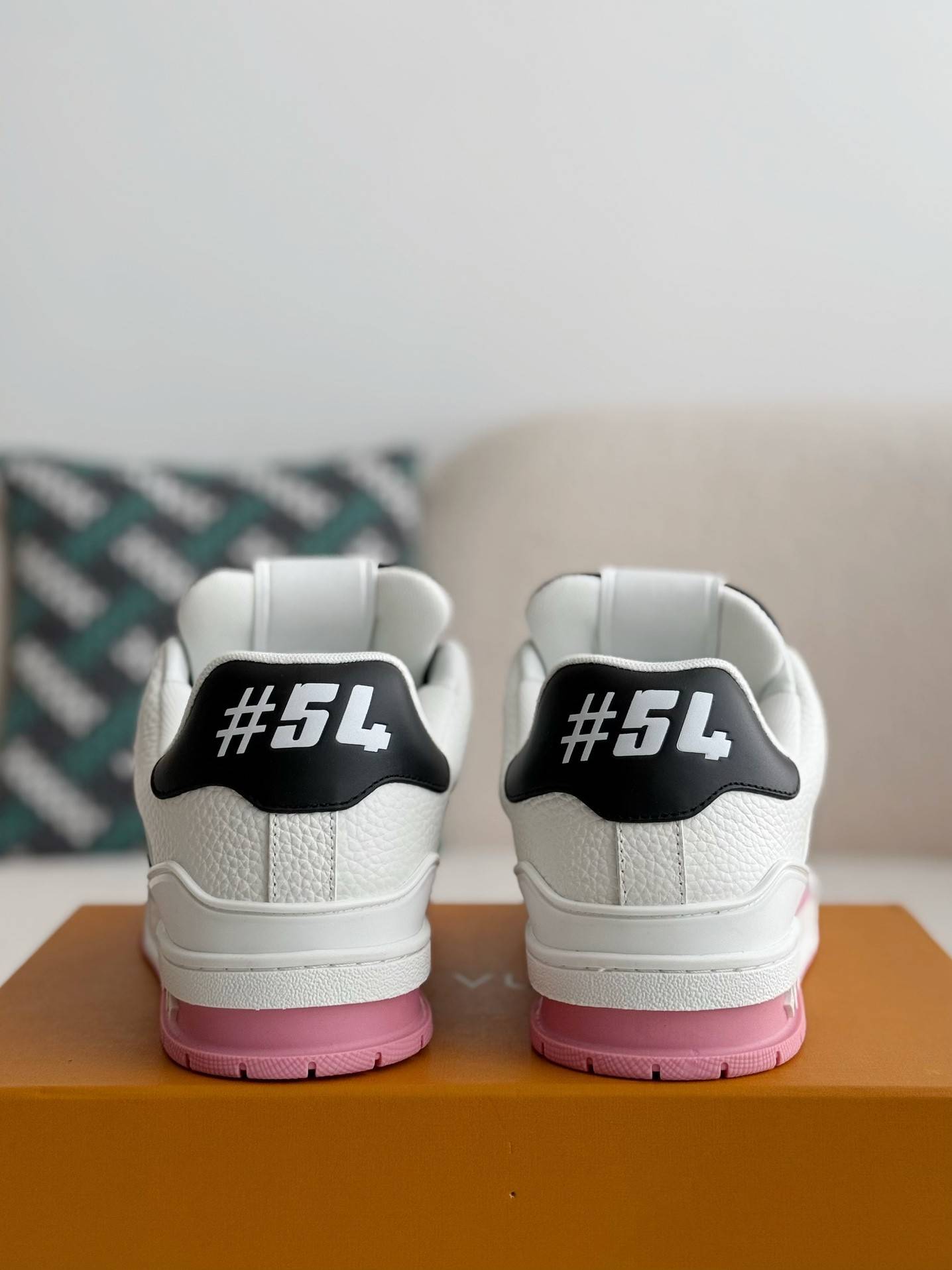 L*V TRAINER SNEAKERS