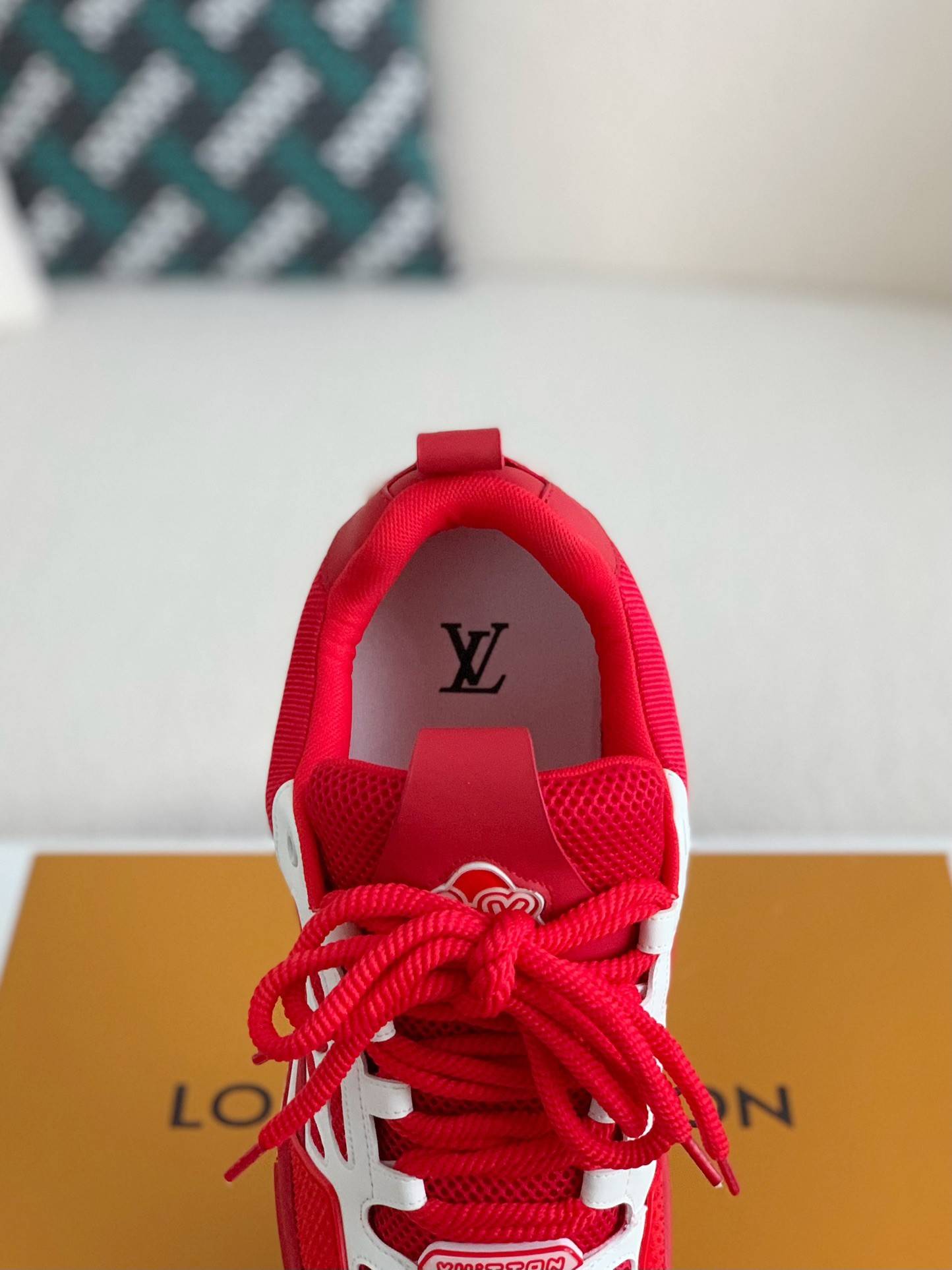 L*V RUNNER TATIC Sneakers