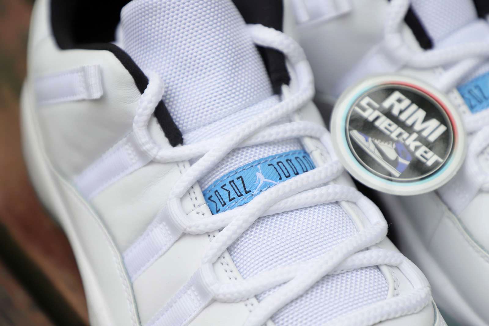 AIR JORDAN 11 RETRO LOW LEGEND BLUE AV2187-117