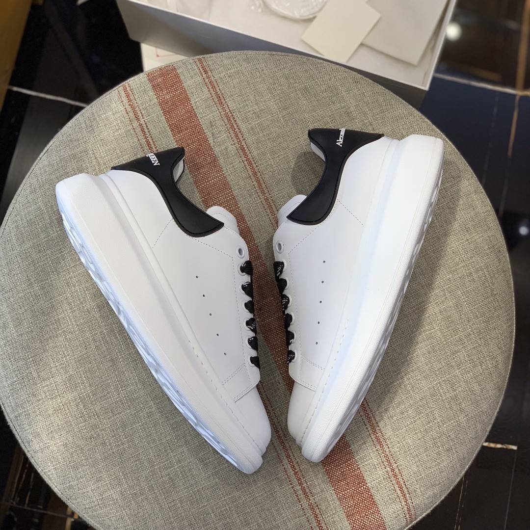 Alexander McQueen MQ Black film tail Sneakers