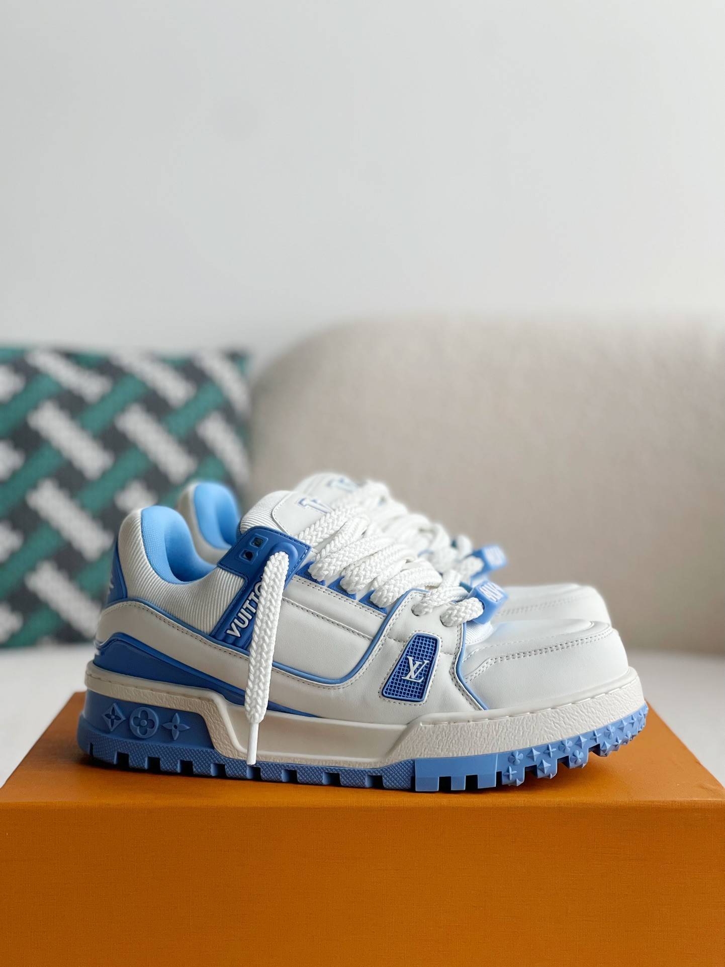 L*V TRAINER MAXI SNEAKERS