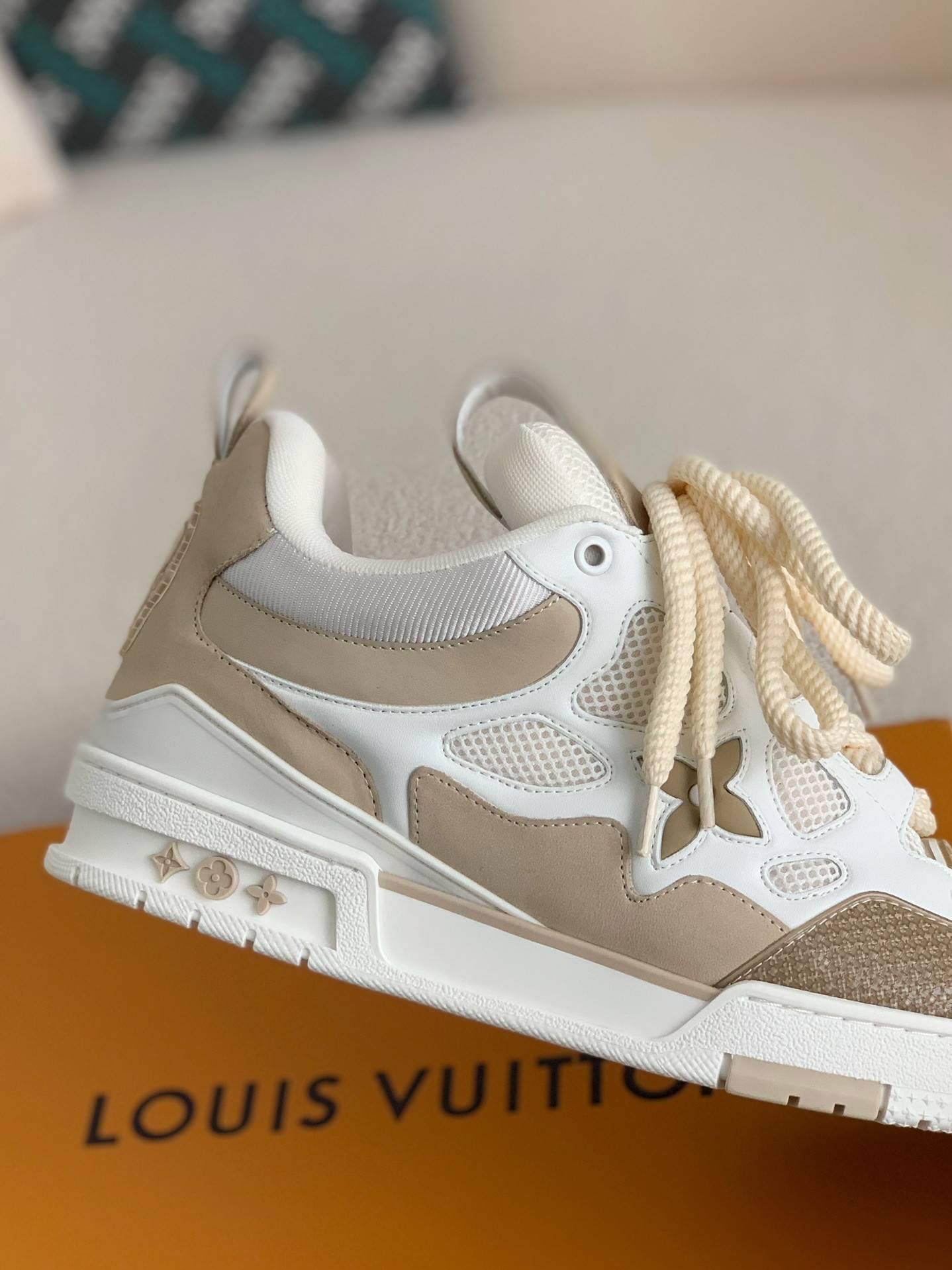 L*V RUNNER TATIC Sneakers