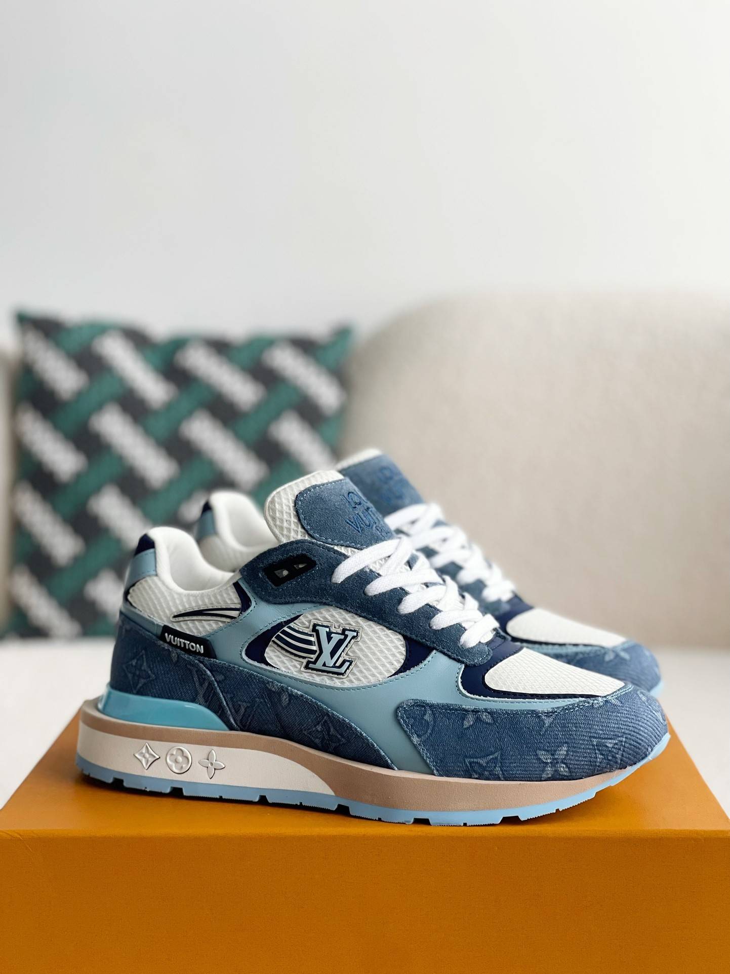 L*V Low-top running shoes