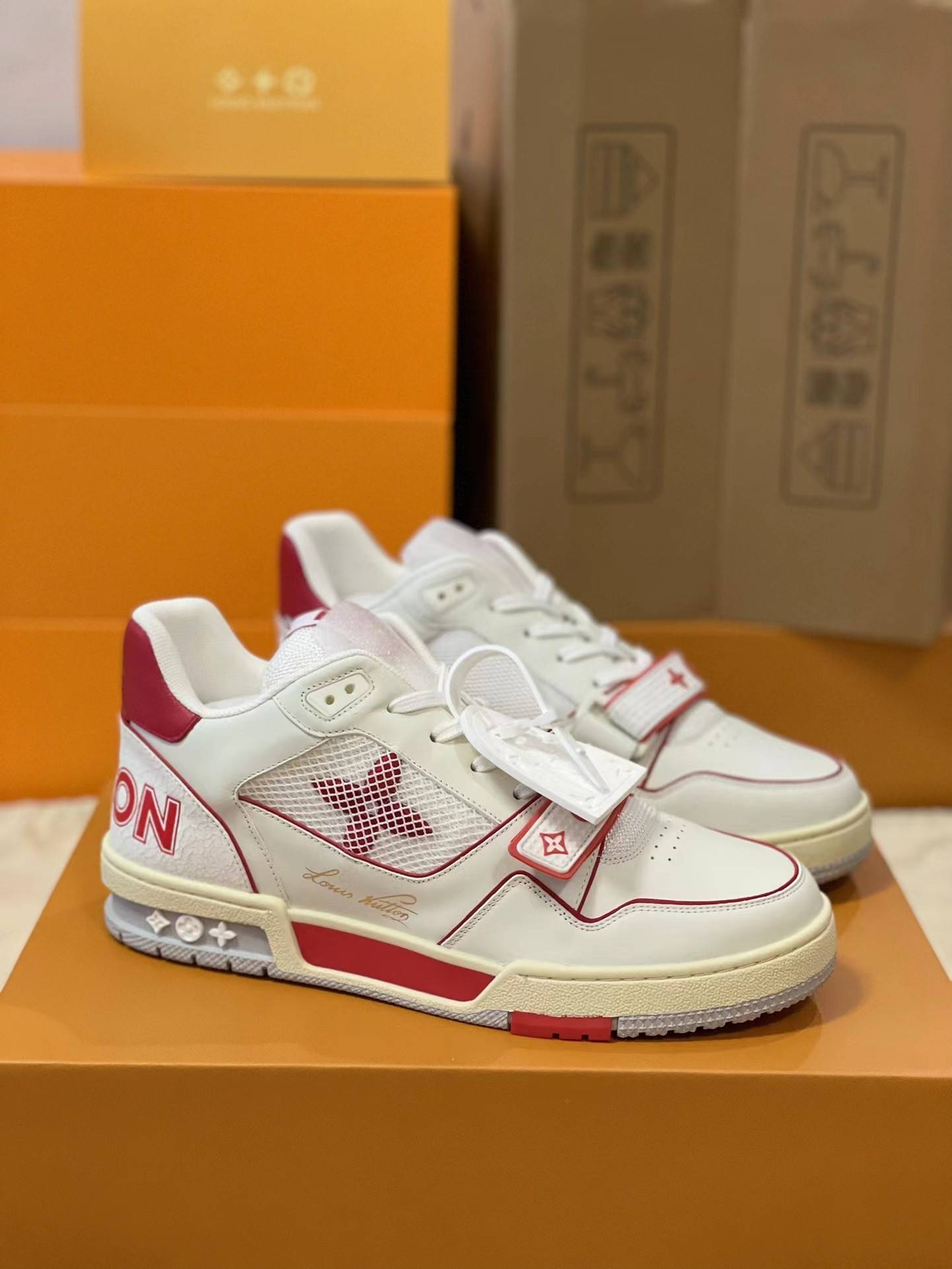 L*V TRAINER 1A98UX Sneakers Fall/Winter