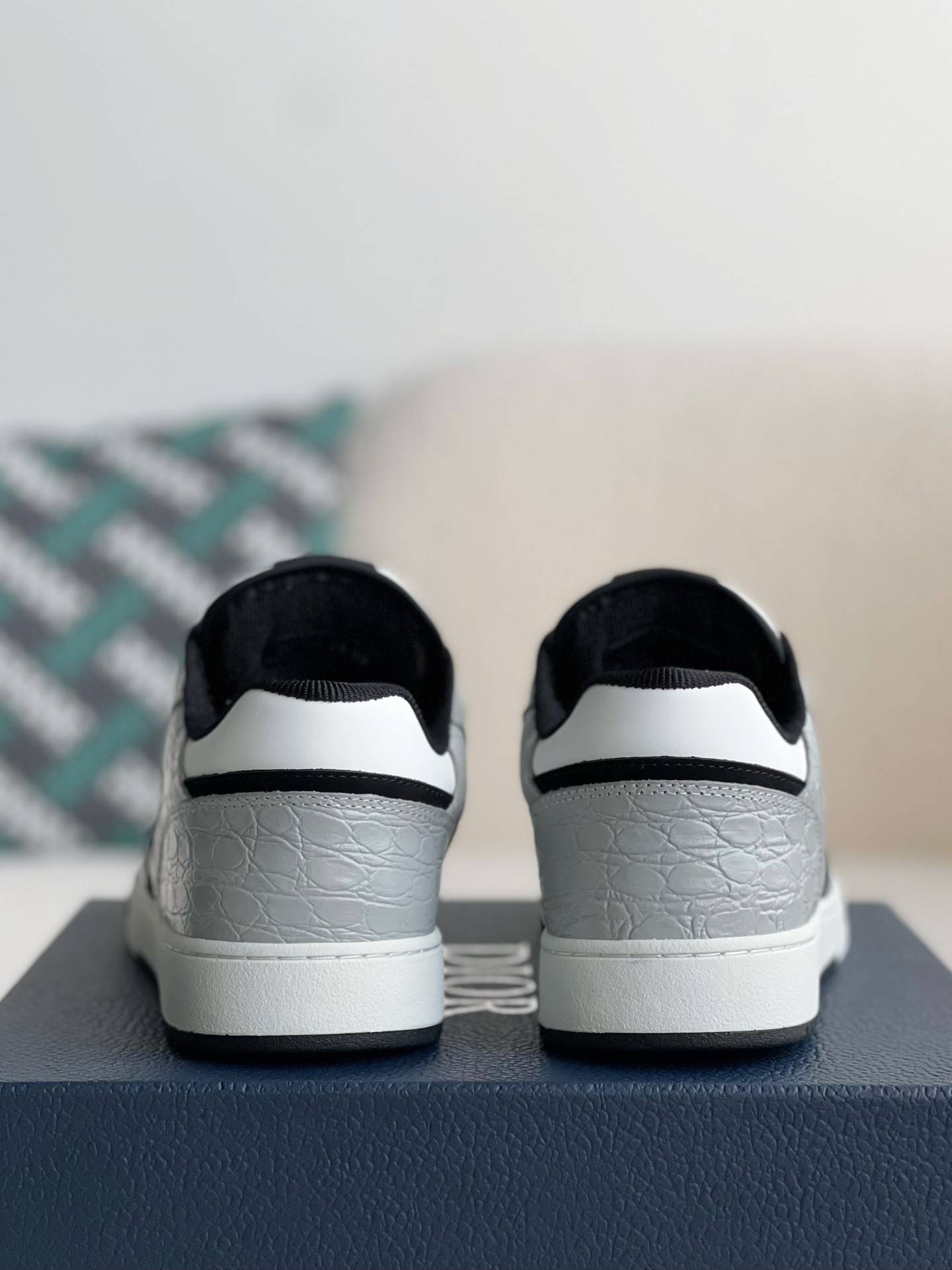 D*OR New B27 Sneaker