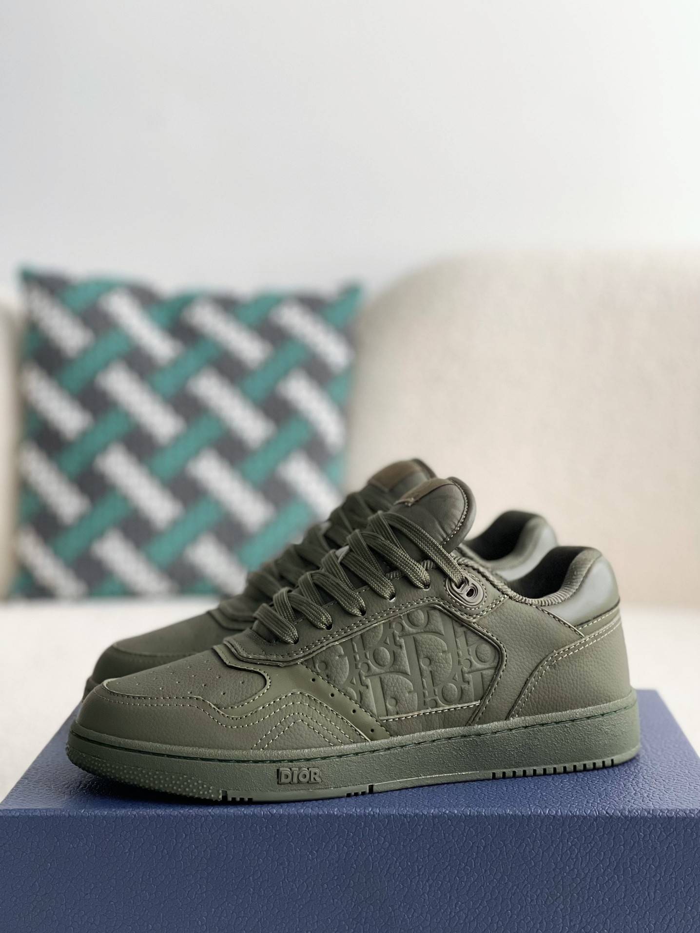 D*OR New B27 Sneaker