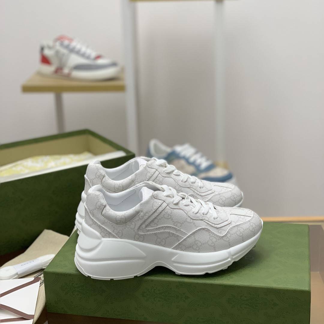 GU*IRetro Clunky Sneaker