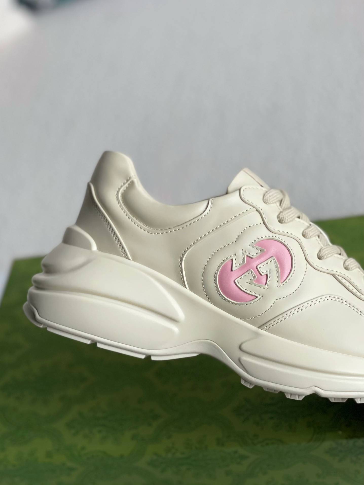 GU*IRetro Clunky Sneaker