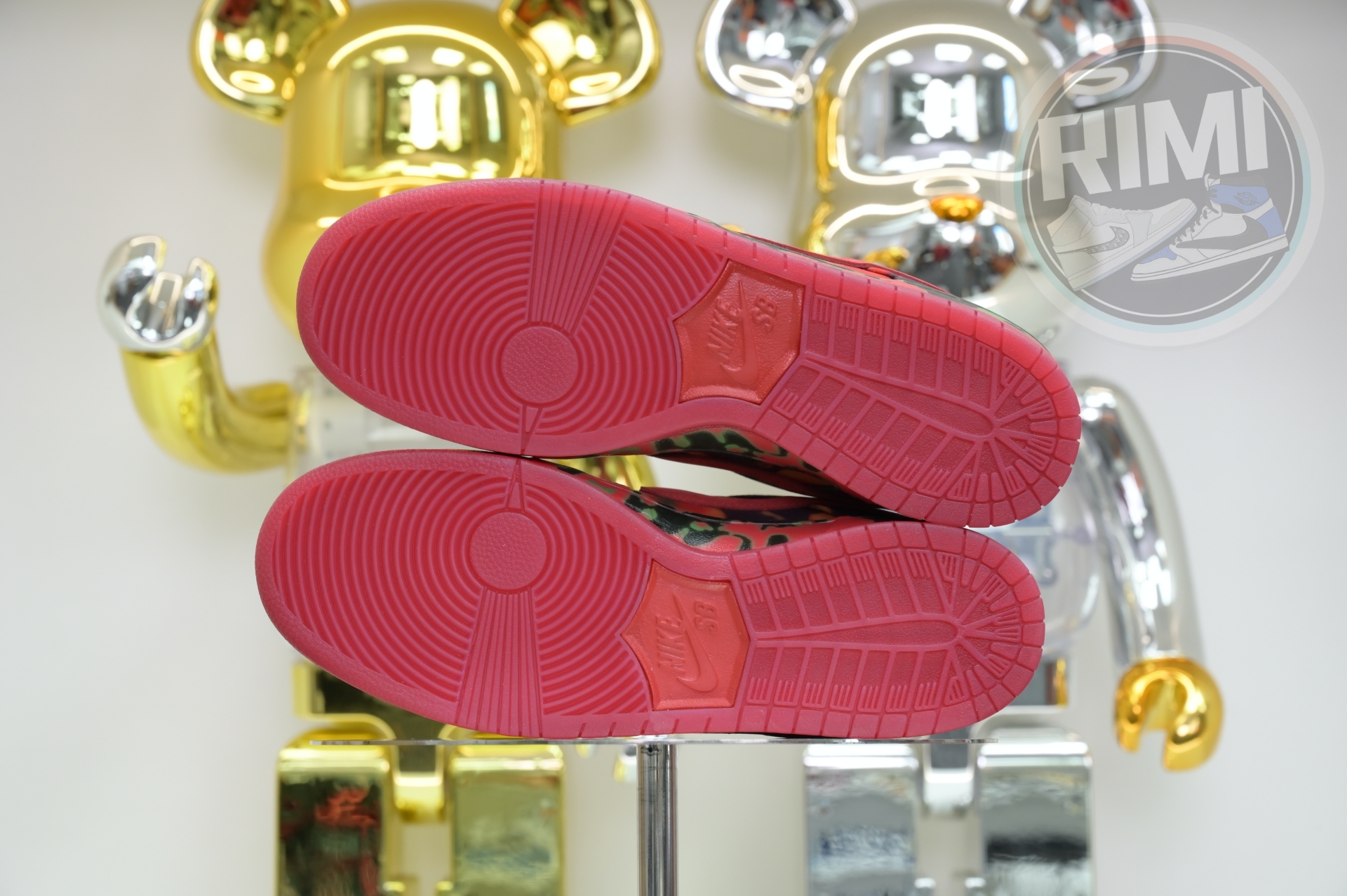 The Wizard of Oz x Nike SBDunk Low“Ruby Slipper”
