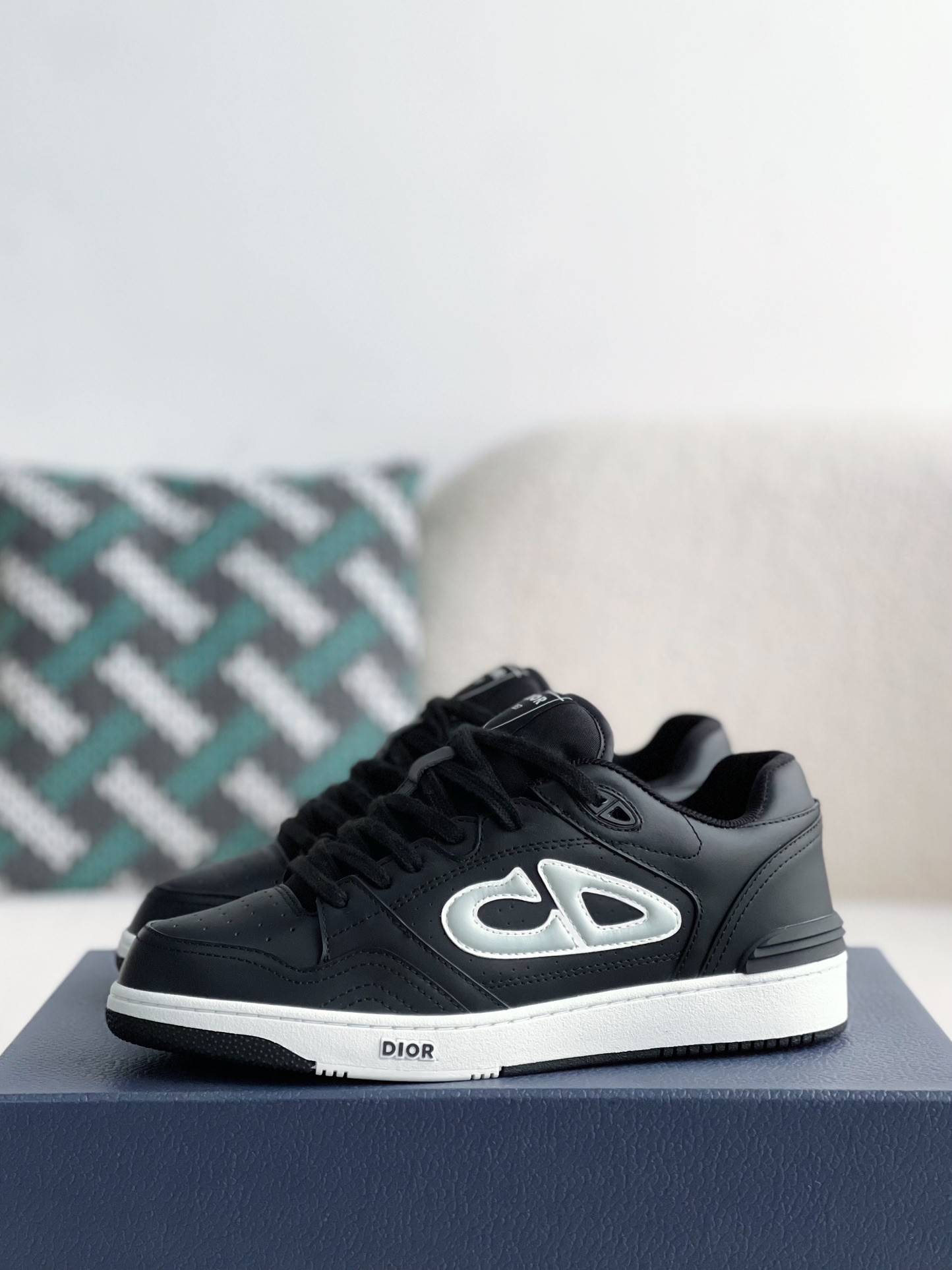 D*OR B57 Sneakers