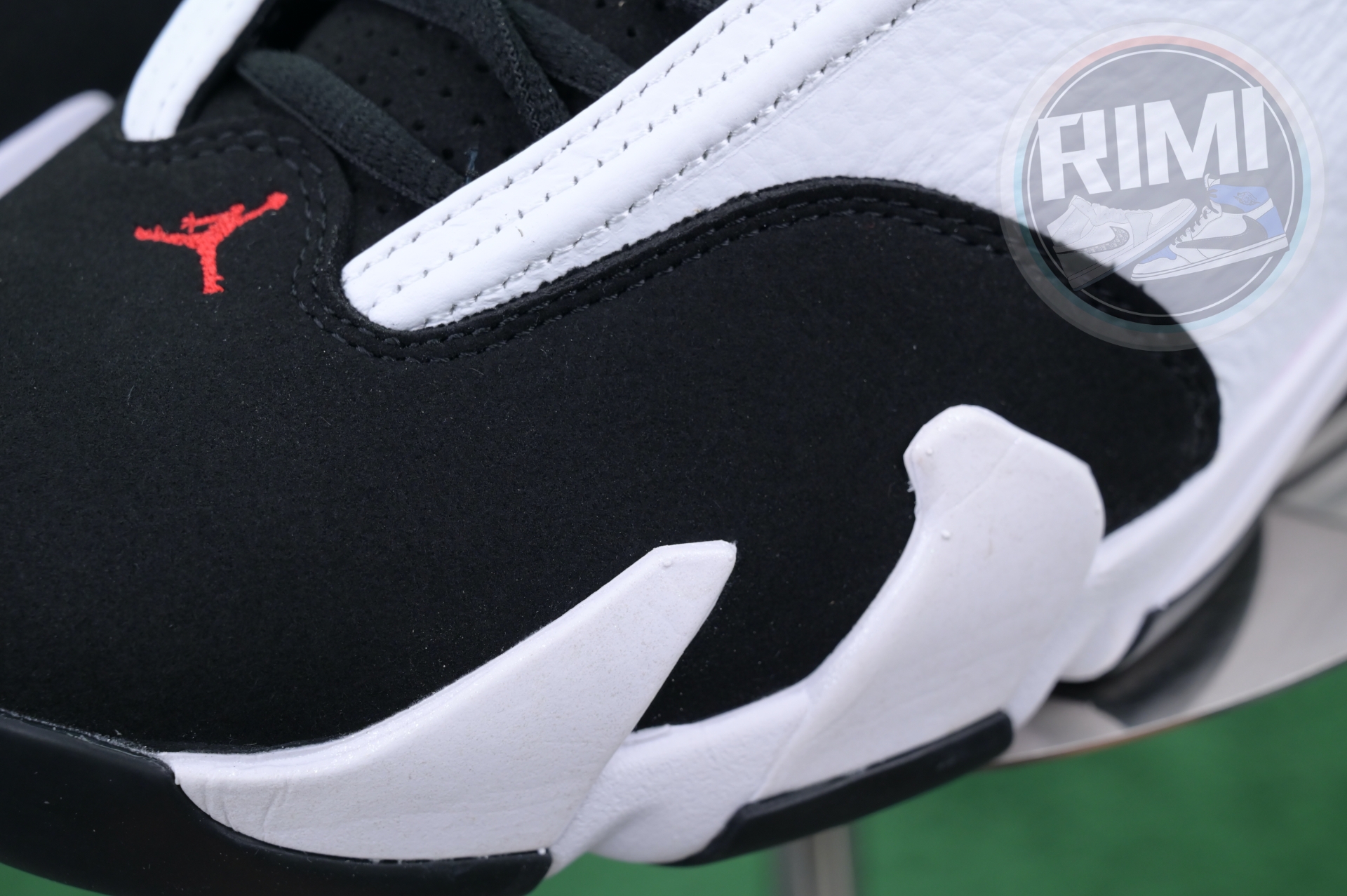 Jordan 14 Retro Black Toe (2024) 487471-160