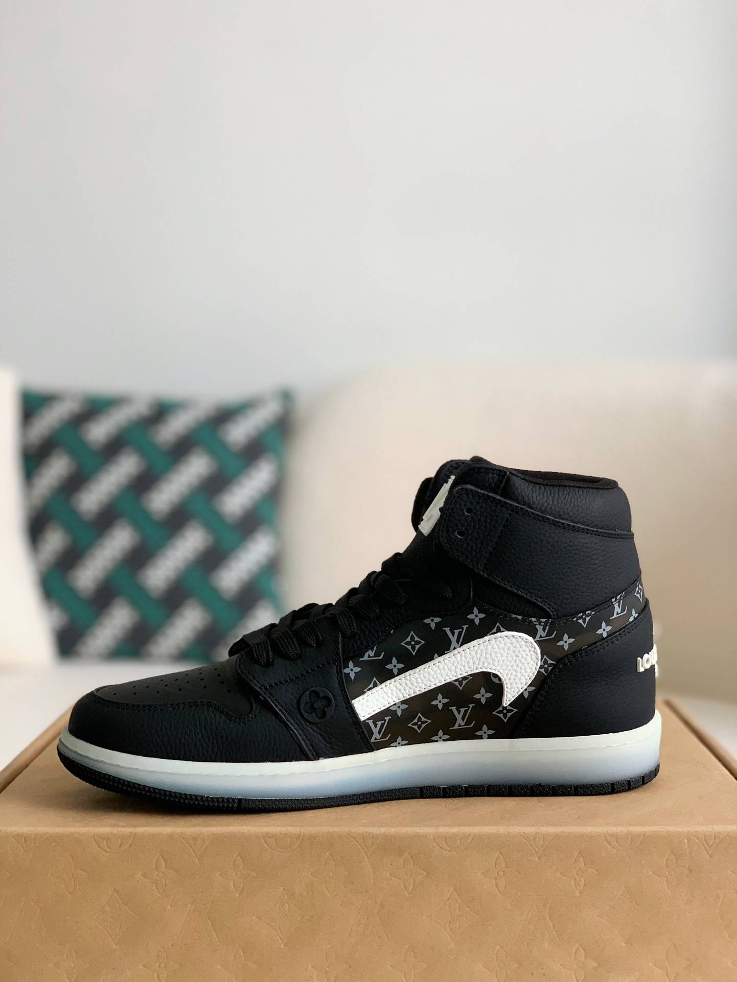 L*V x Nike Air Jorda 1 High AJ1 Sneakers