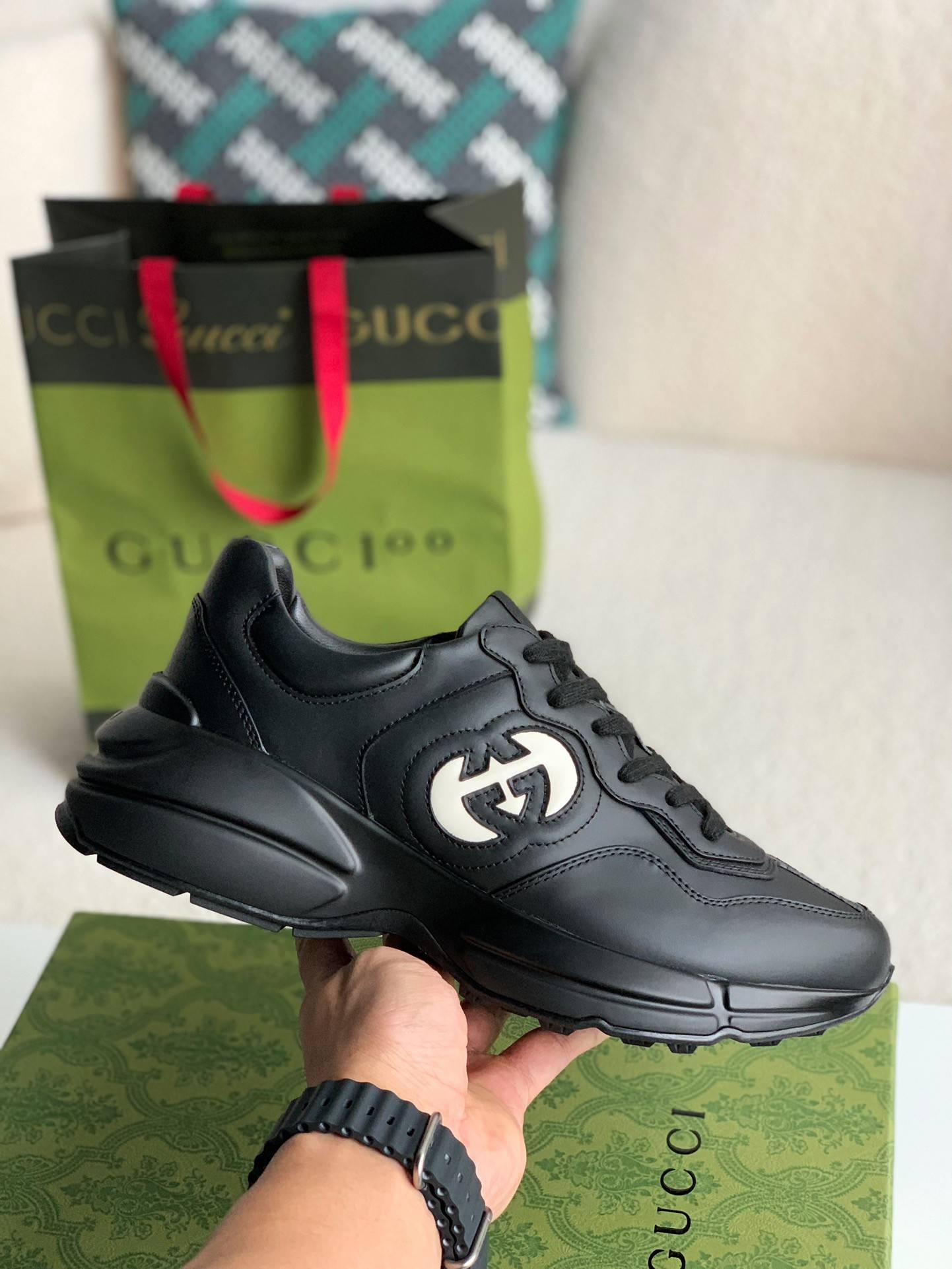 GU*IRetro Clunky Sneaker