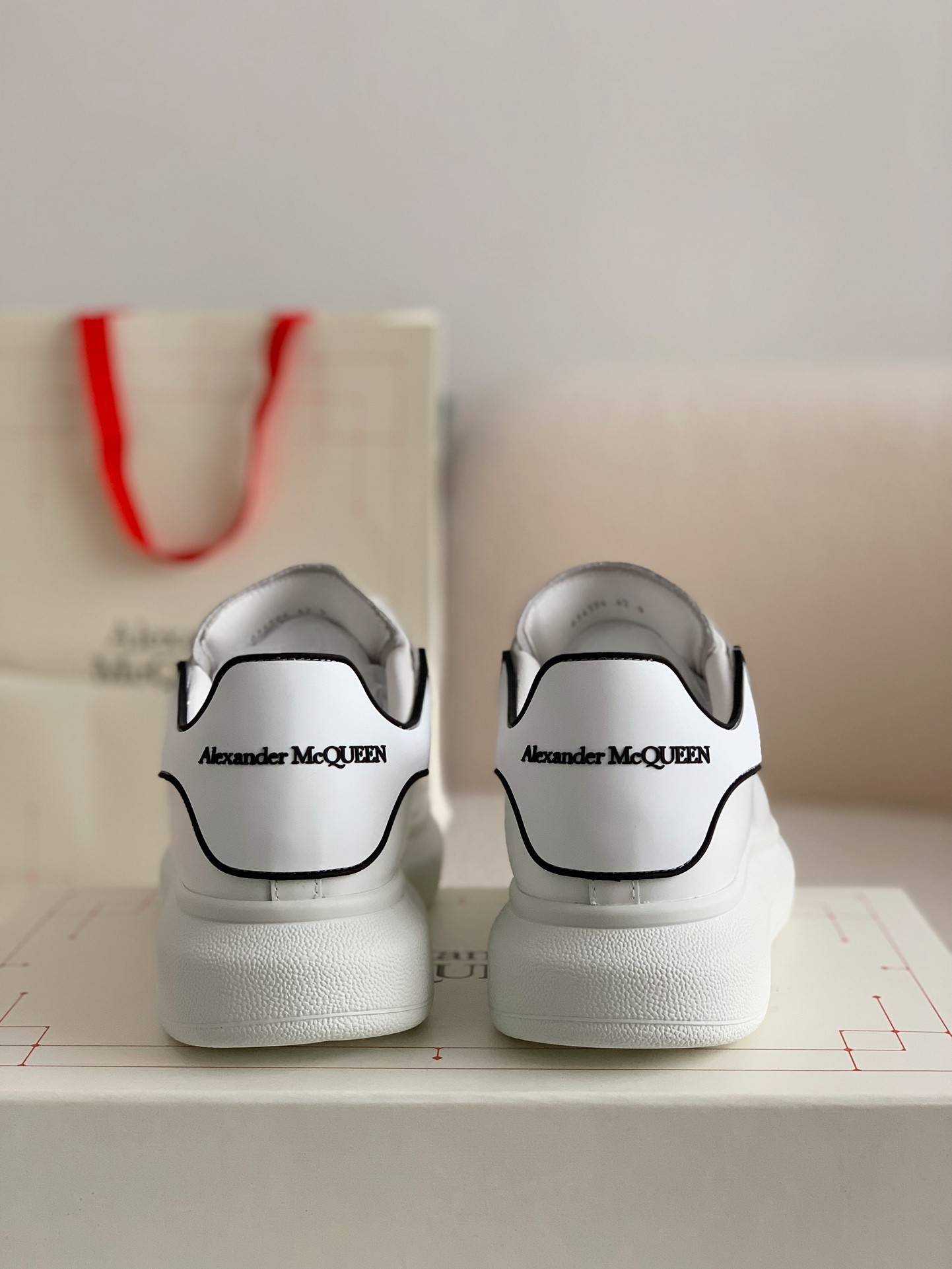 Alexander McQueen MQ white film tail Sneakers