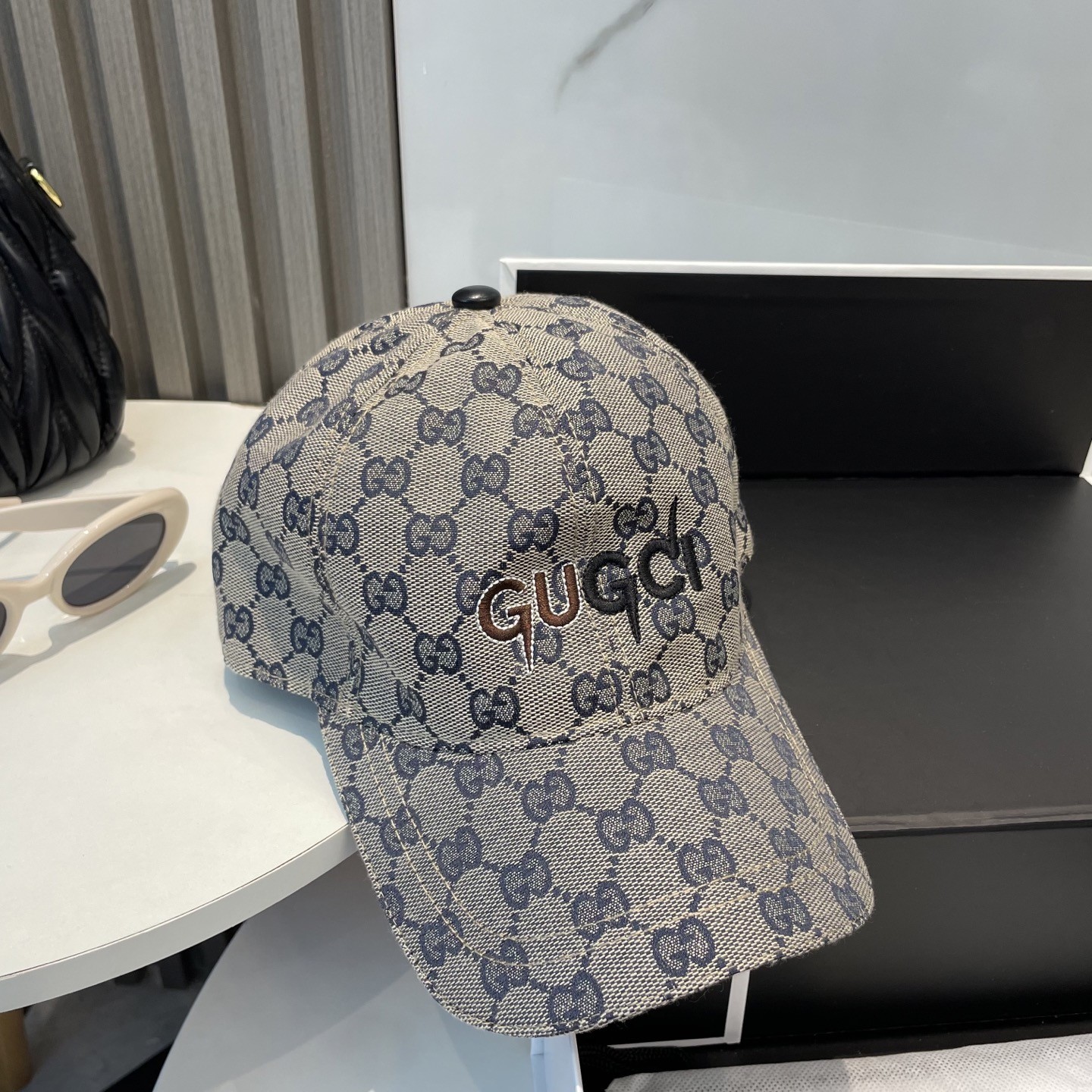[#4932] G*u*i baseball cap peaked c ap hat