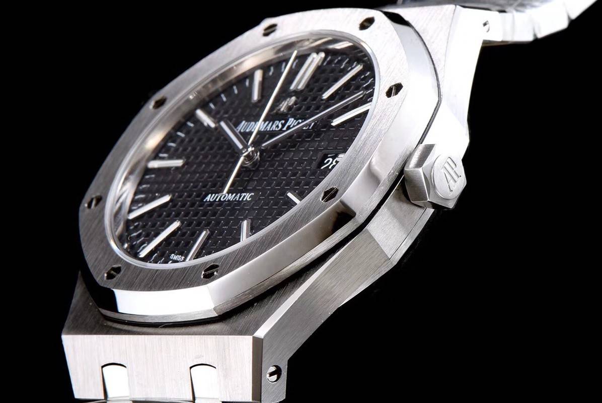 Audemars Piguet Royal Oak 15400 Series Men